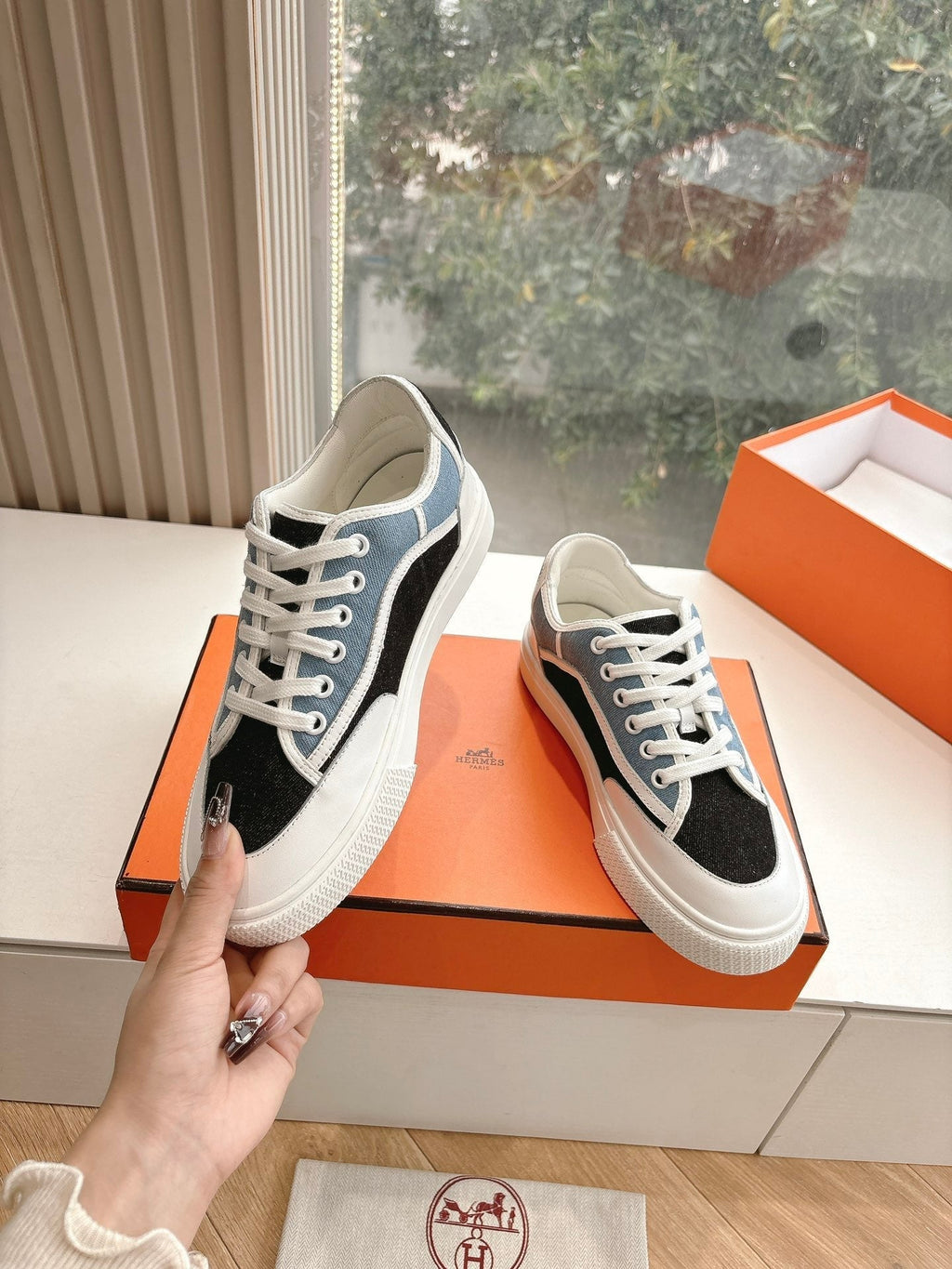 HERMES GET SNEAKER IN BLACK MIX LIGHT BLUE CANVAS AND CALFSKIN
