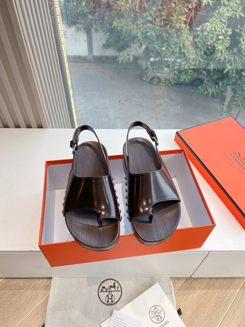 HERMES FLAT SANDAL IN BRUNETTE BROWN CALFSKIN