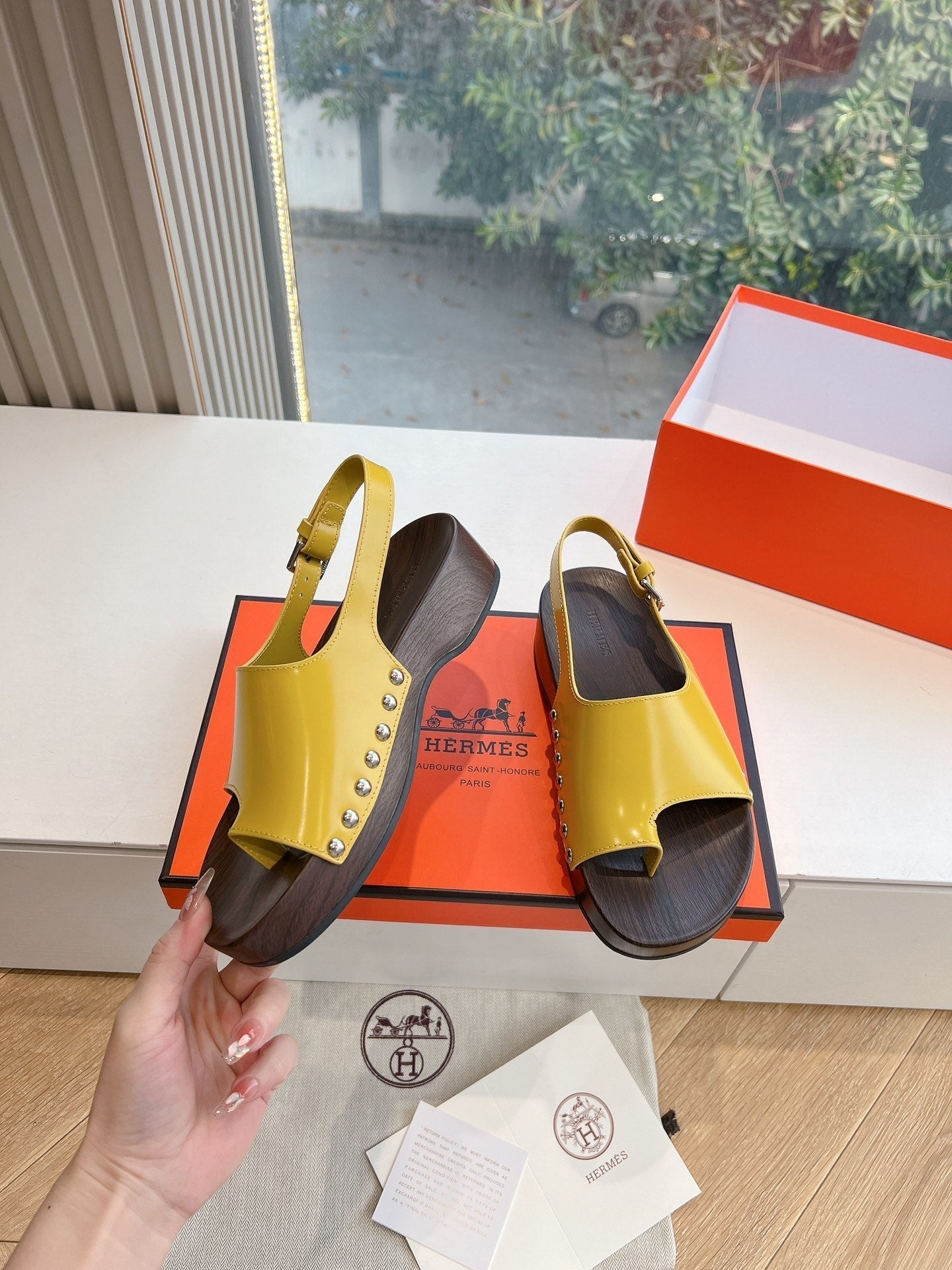HERMES FLAT SANDAL IN CORN YELLOW CALFSKIN