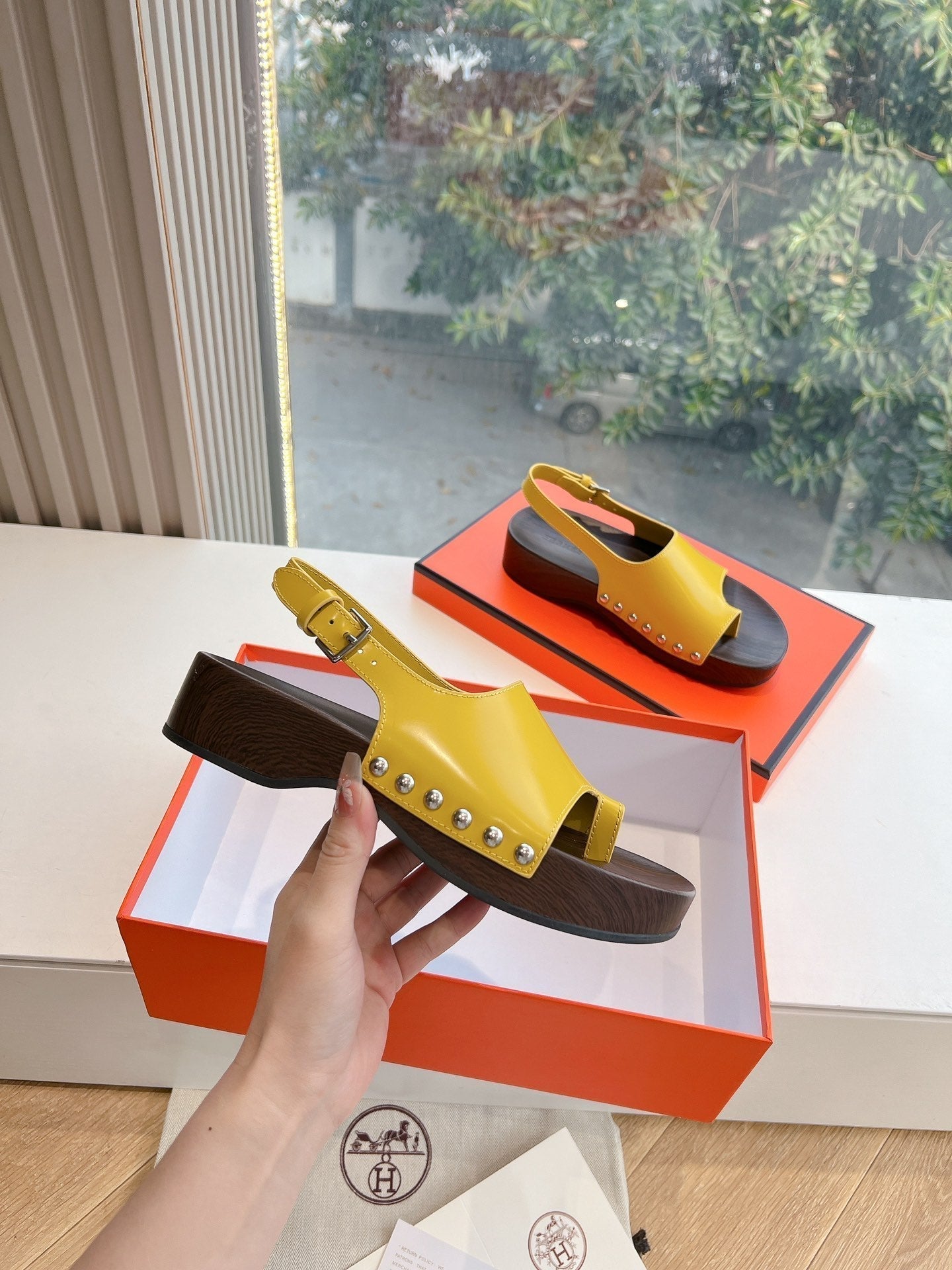 HERMES FLAT SANDAL IN CORN YELLOW CALFSKIN