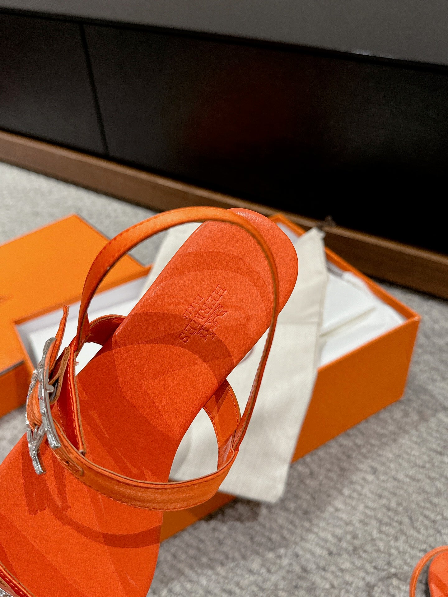 HERMES BUCKLE SANDAL BRIGHT ORANGE CALFSKIN