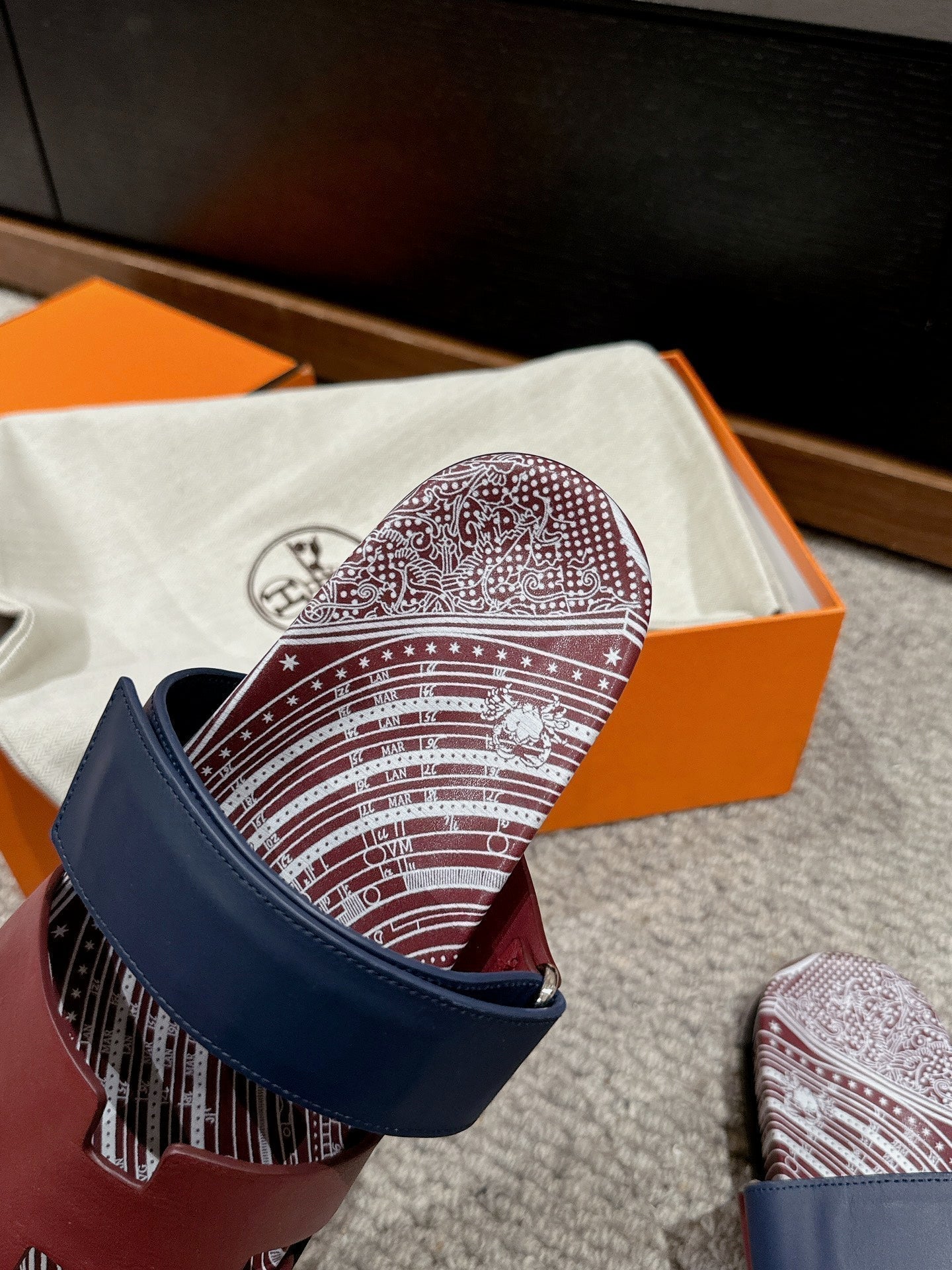 HERMES CHYPRE SANDAL BURNT UMBER CALFSKIN UNIQUE