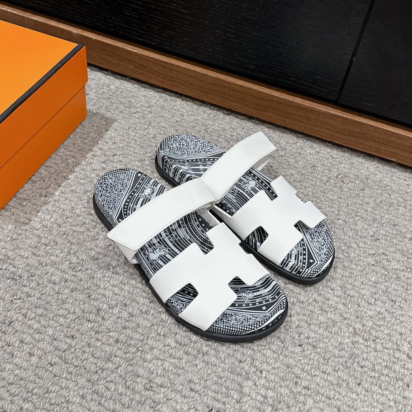 HERMES CHYPRE SANDAL WHITE CALFSKIN UNIQUE