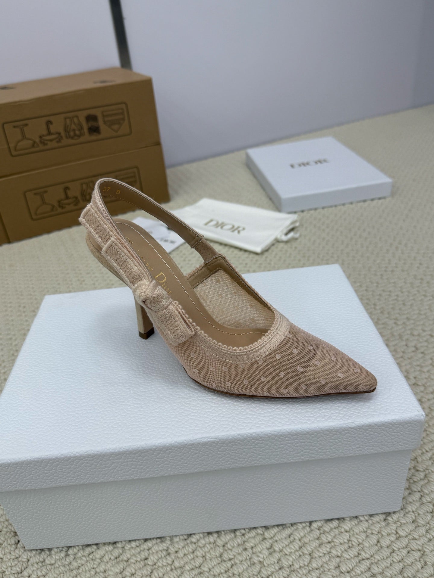 DIOR HIGH SLINGBACK 100 MM 25S IN NUDE LACE NET FABRIC AND SUEDE