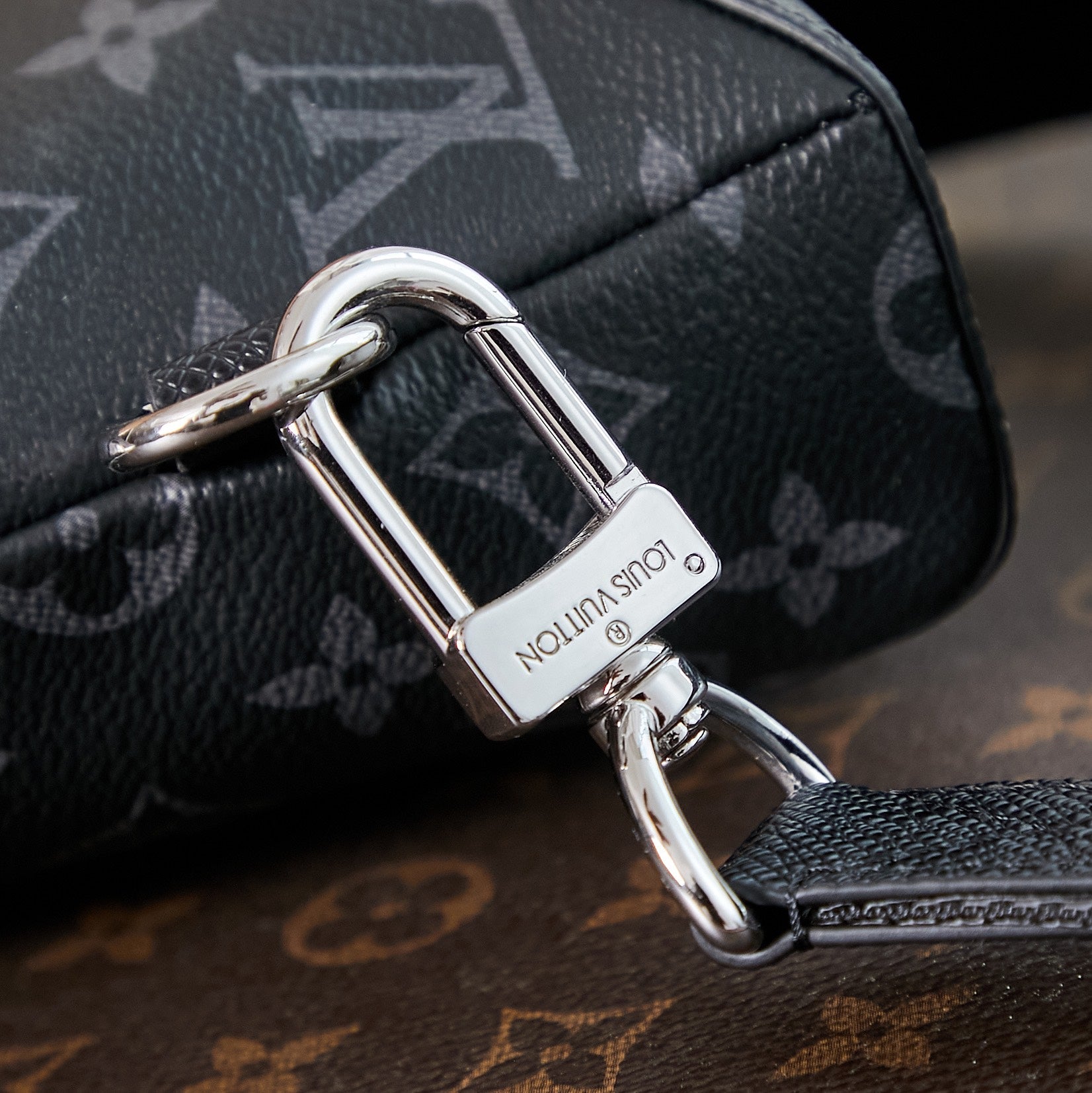 LOUIS VUITTON DUO CROSSBAG 42 IN BLACK MONOGRAM ECLIPSE CANVAS