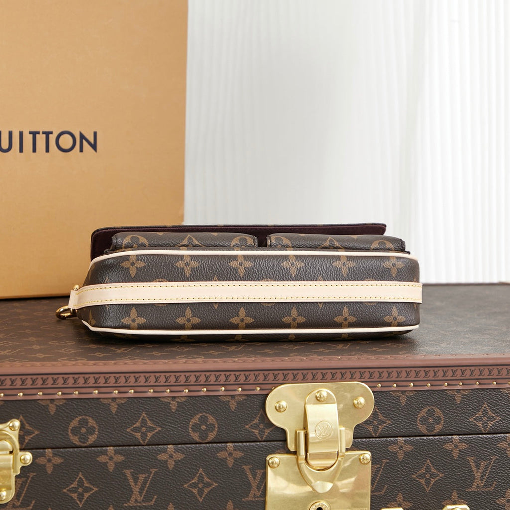 LOUIS VUITTON VIVACITÉ 25 IN BROWN MONOGRAM CANVAS GOLD HARDWARE