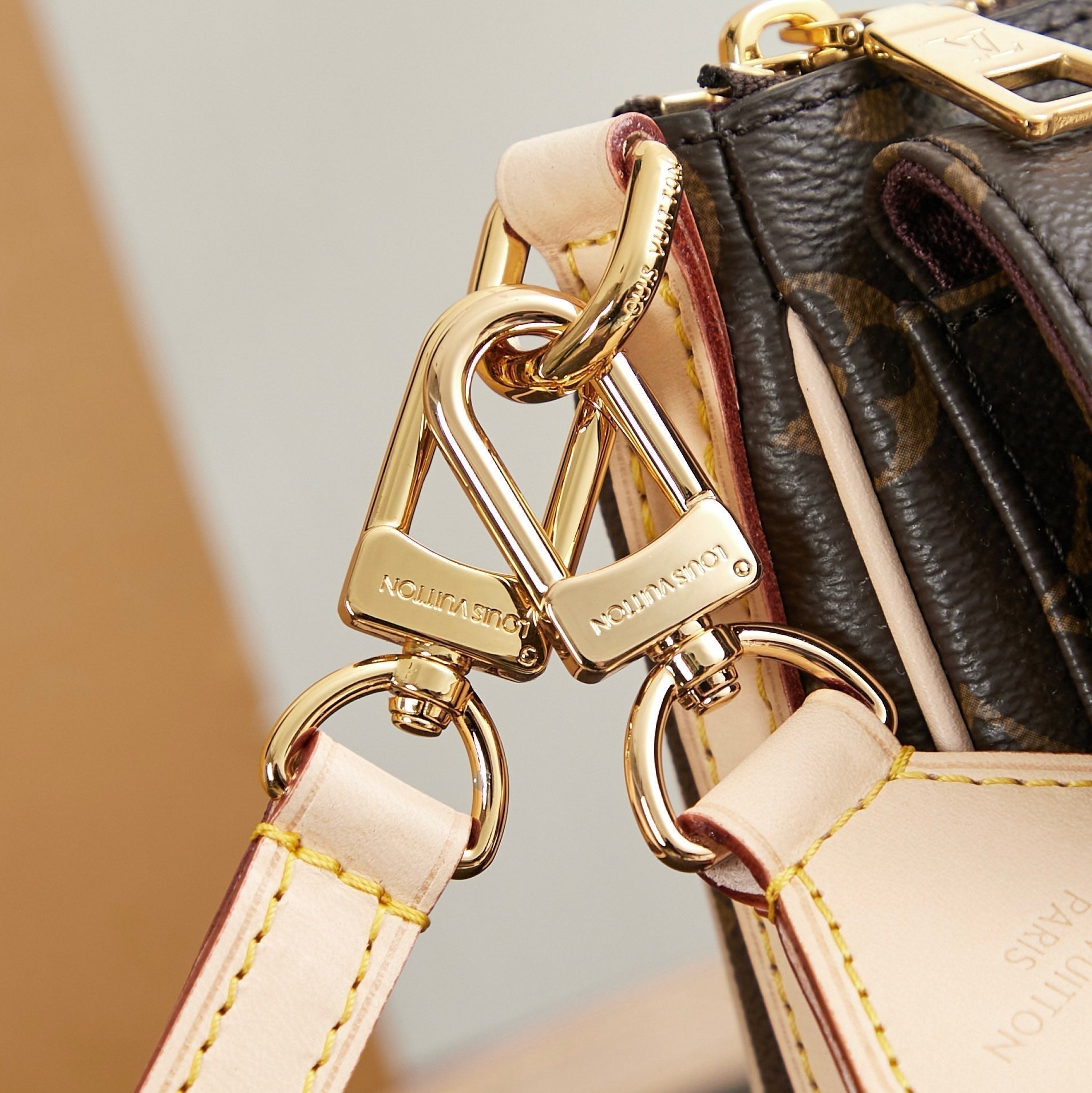 LOUIS VUITTON VIVACITÉ 25 IN BROWN MONOGRAM CANVAS GOLD HARDWARE