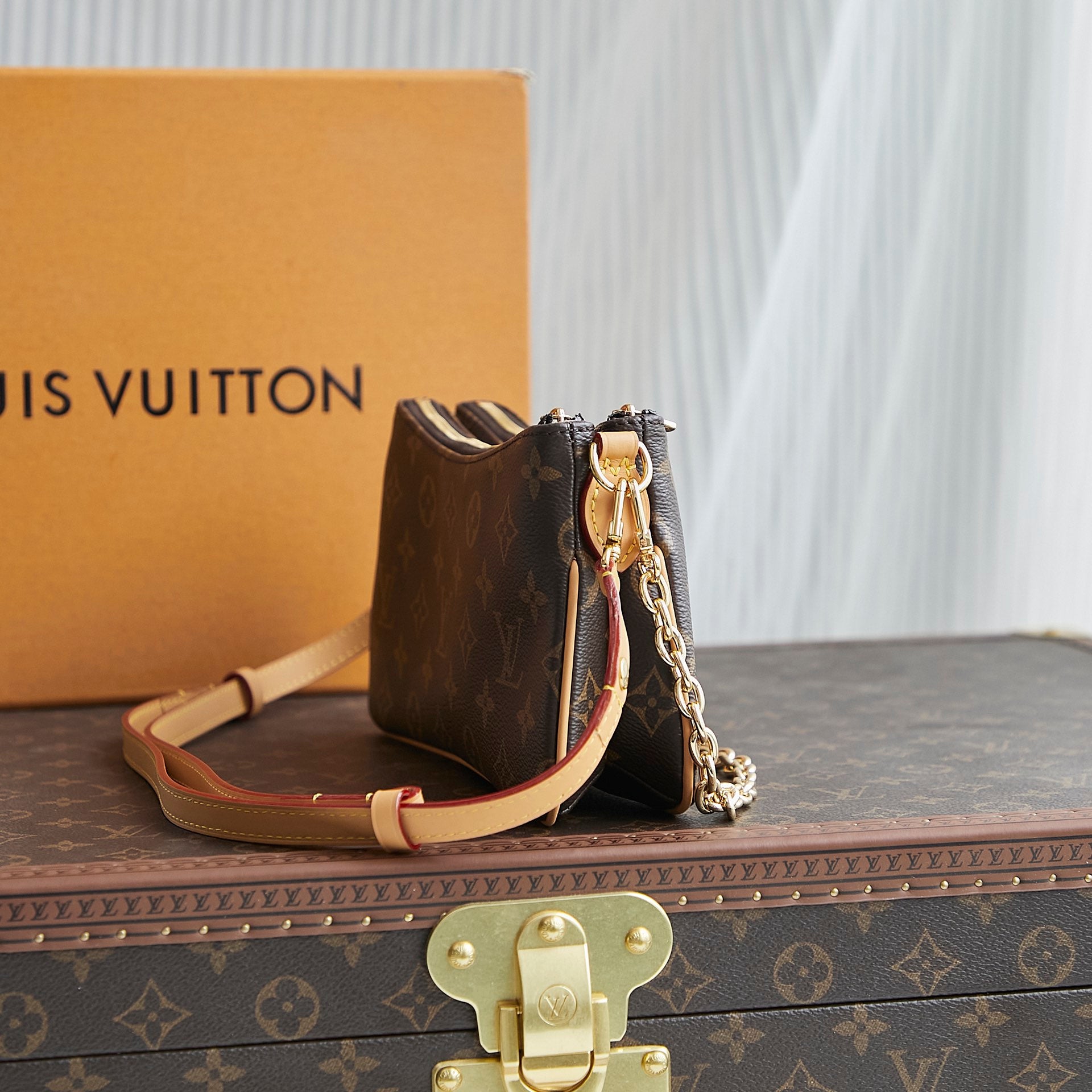 LOUIS VUITTON LIV POCHETTE 24 IN BROWN MONOGRAM CANVAS GOLD HARDWARE