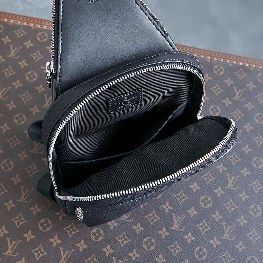 LOUIS VUITTON AVENUE SLINGBAG 31 IN BLACK DAMIER INFINI CALFSKIN