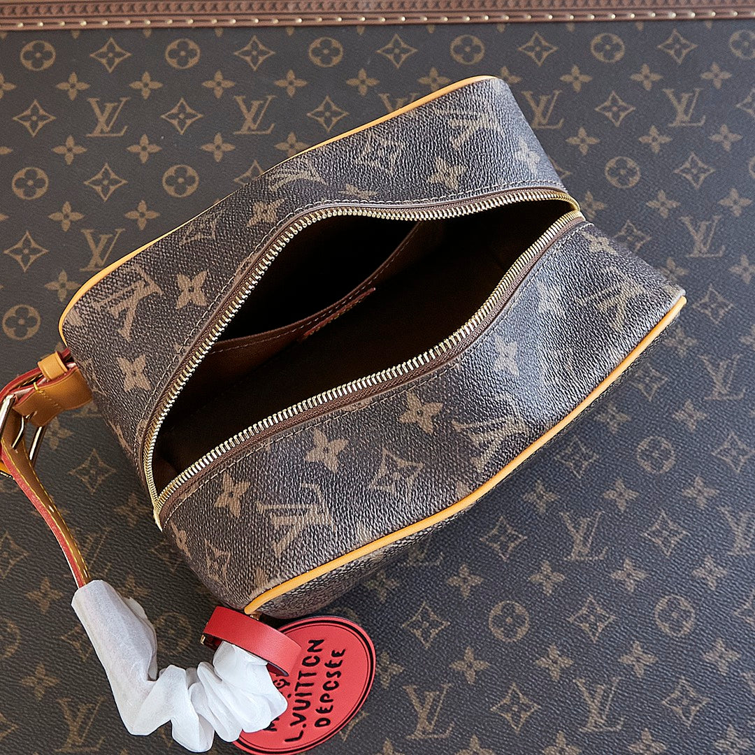 LOUIS VUITTON LOCKER DOPP KIT 23 IN BROWN MONOGRAM DUST CANVAS