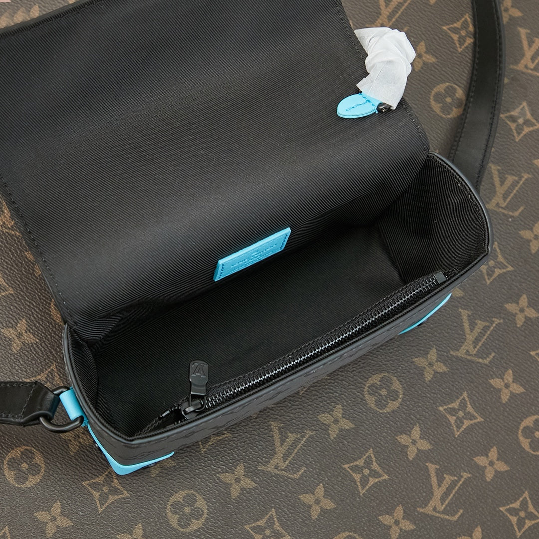LOUIS VUITTON STEAMER 18 IN GUN METAL MONOGRAM ECLIPSE CANVAS MIX TURQUOISE CALFSKIN