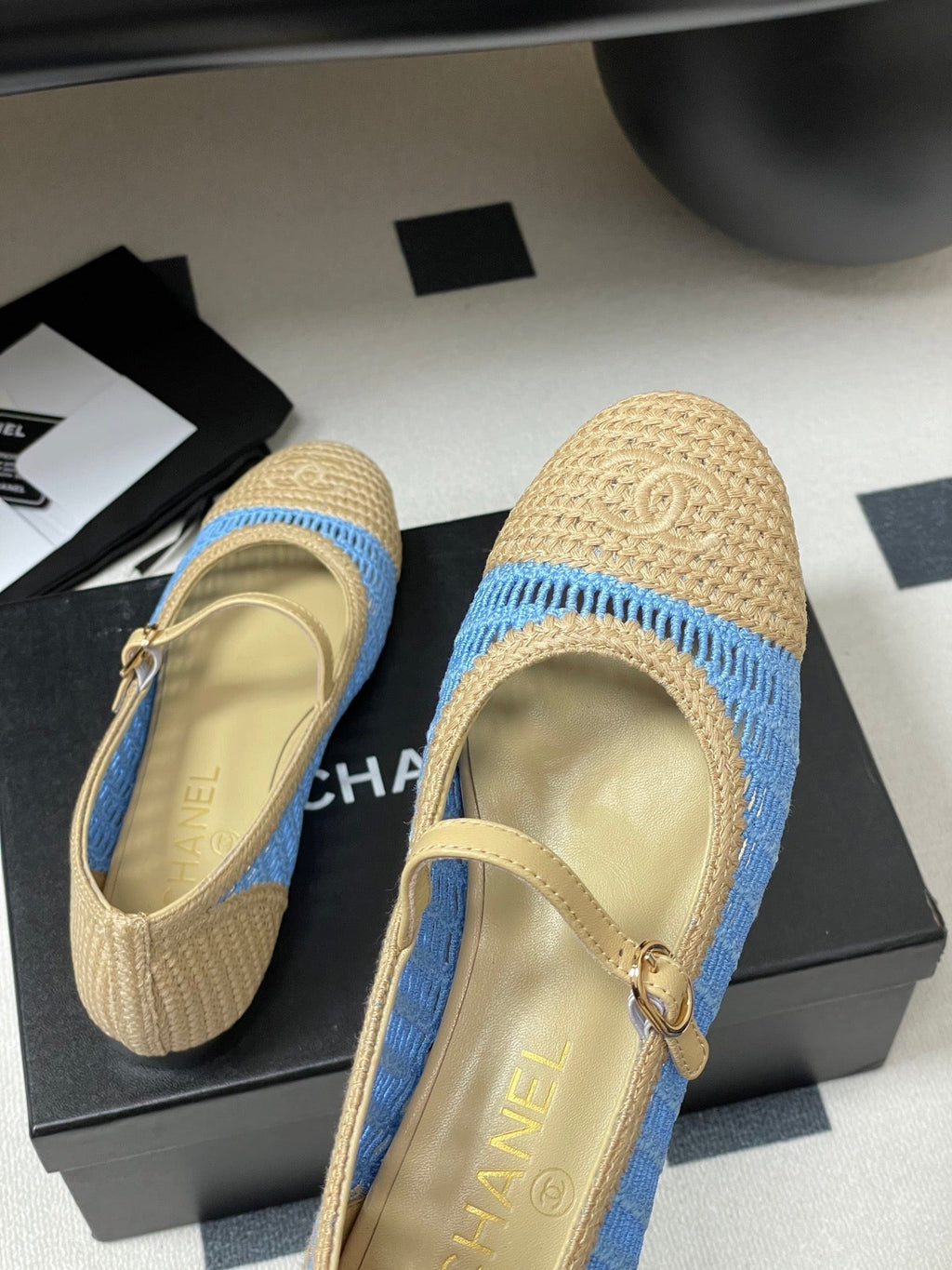 CHANEL BALLET MARY JANE 10MM IN NATURAL BEIGE AND BLUE RAFFIA