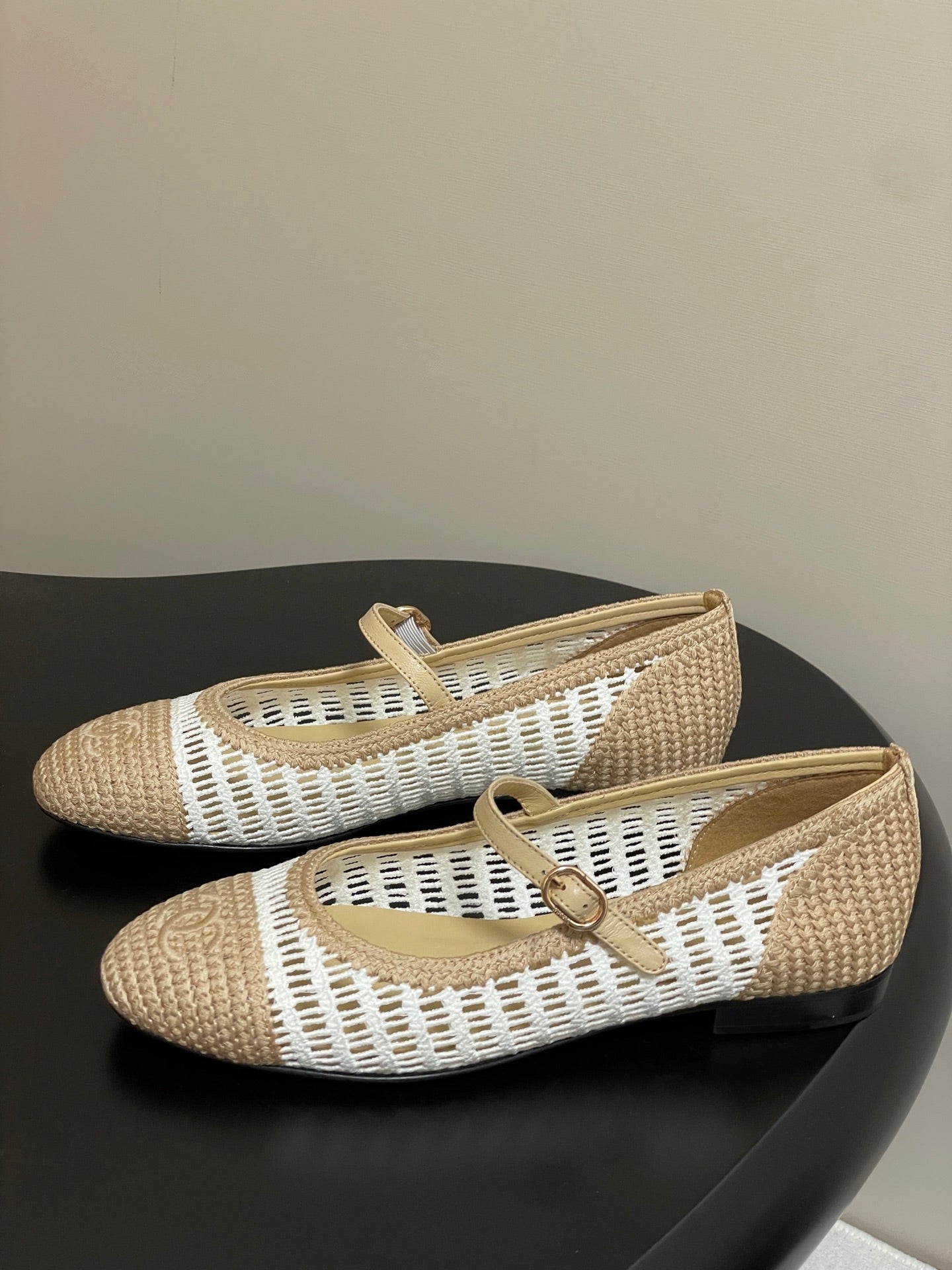 CHANEL BALLERINAS IN WHITE MIX PEANUT BROWN RAFFIA