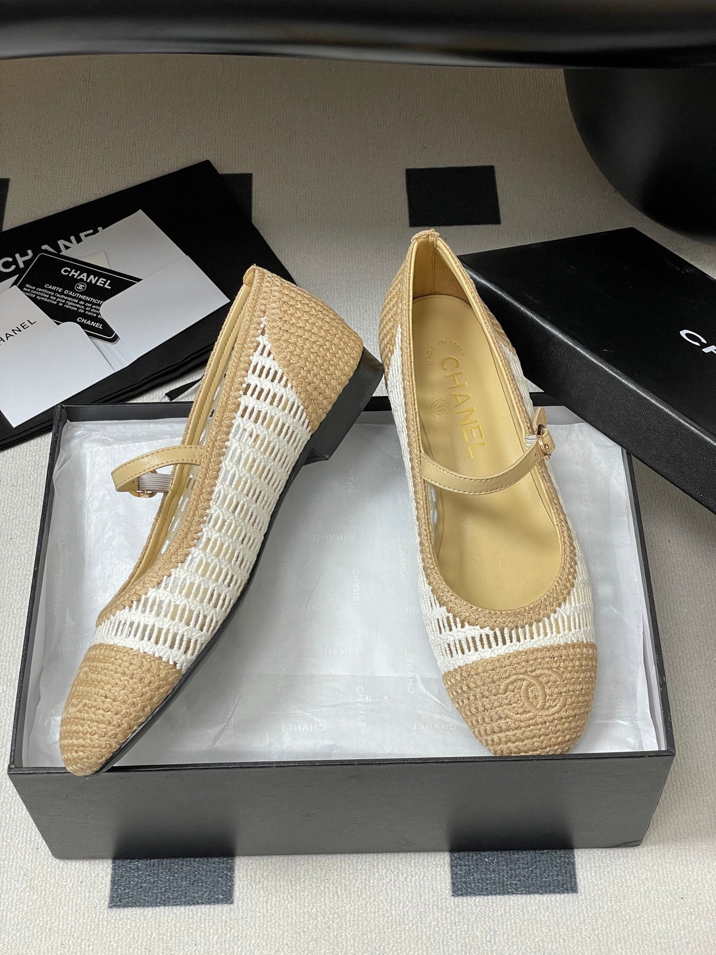 CHANEL BALLERINAS IN WHITE MIX PEANUT BROWN RAFFIA