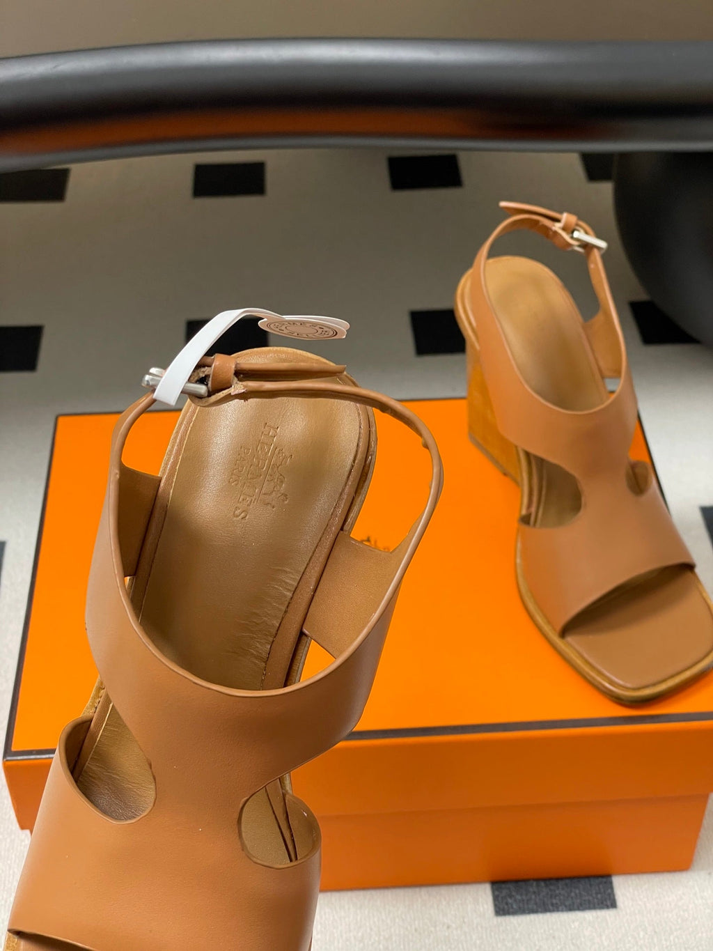 HERMES 25S KALYA WEDGE SANDAL 100 MM IN BROWN LAMBSKIN