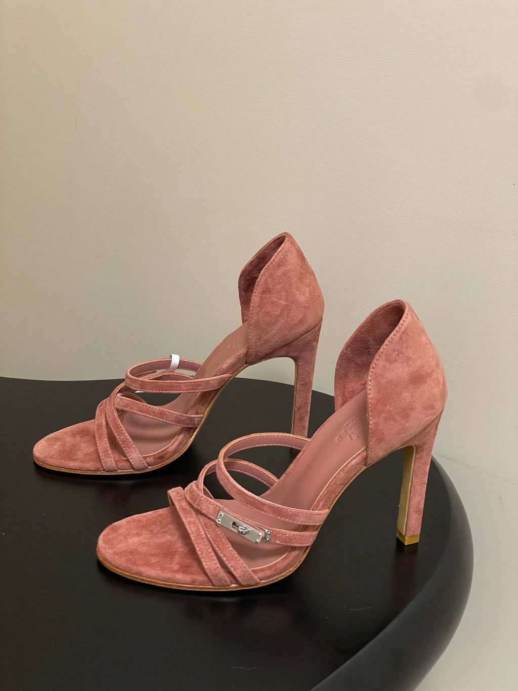 HERMES 25S HIGH-HEEL SANDAL 105 MM IN PEACHY PINK SUEDE