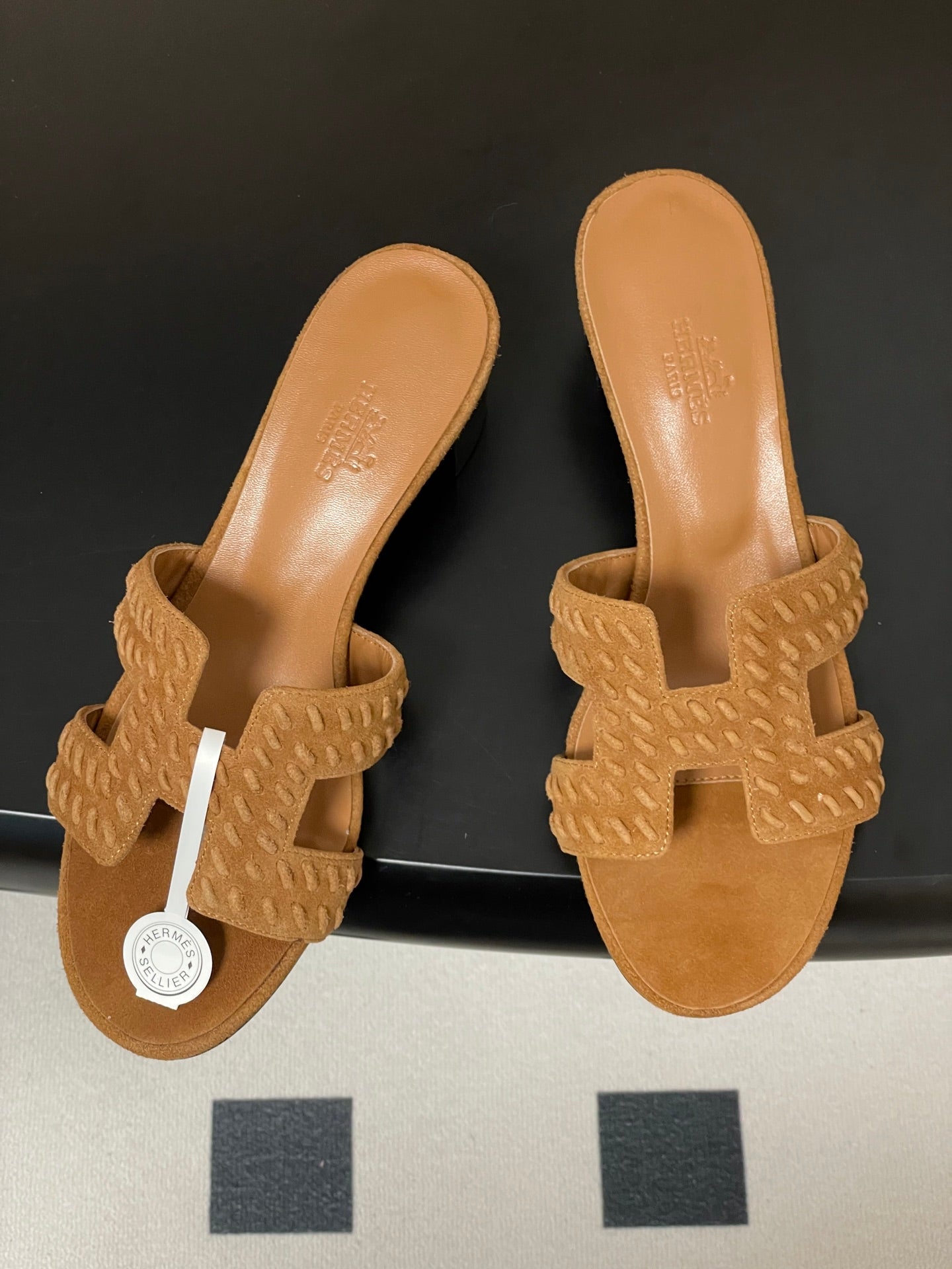 HERMES 25S ORAN HIGH‑HEEL SANDAL IN LIGHT BROWN SUEDE AND LAMBSKIN