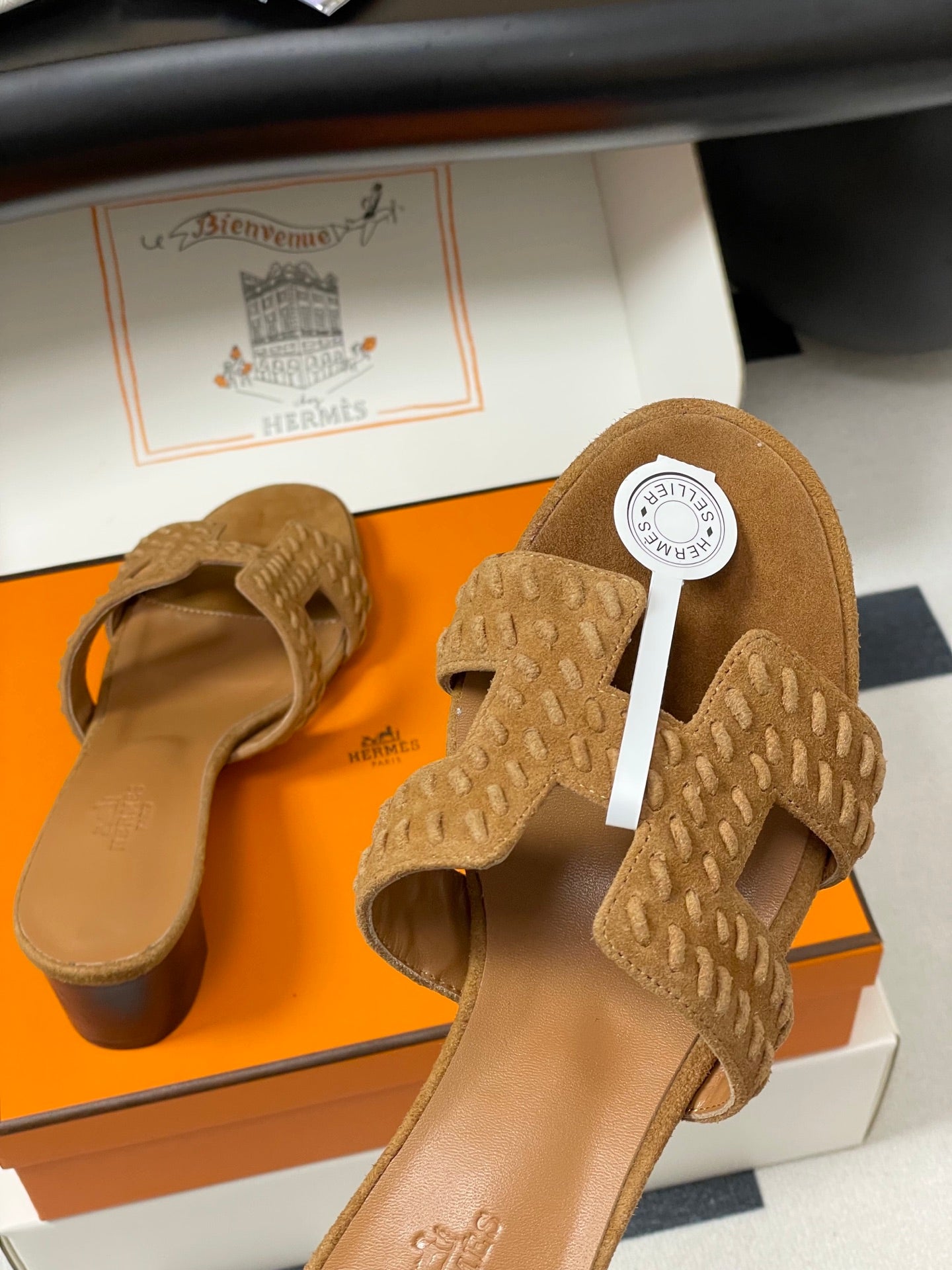 HERMES 25S ORAN HIGH‑HEEL SANDAL IN LIGHT BROWN SUEDE AND LAMBSKIN