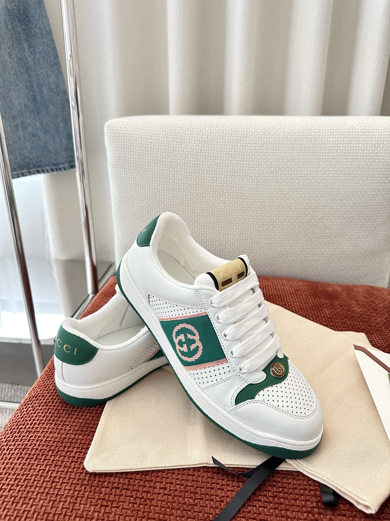 GUCCI SCREENER SNEAKER WHITE AND DARK GREEN CALFSKIN