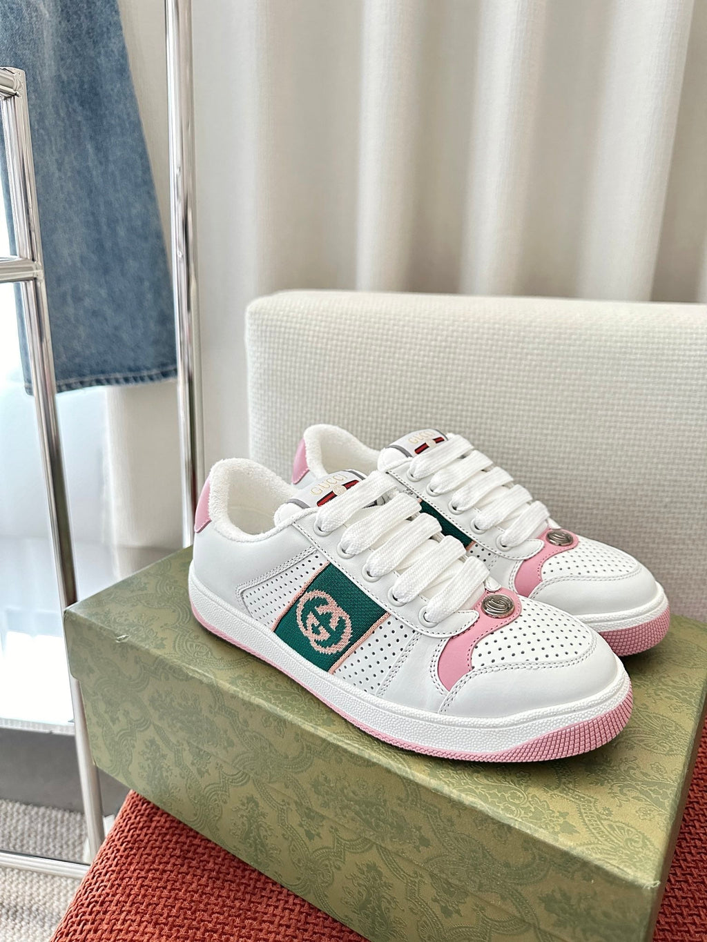 GUCCI SCREENER SNEAKER WHITE AND PINK CALFSKIN
