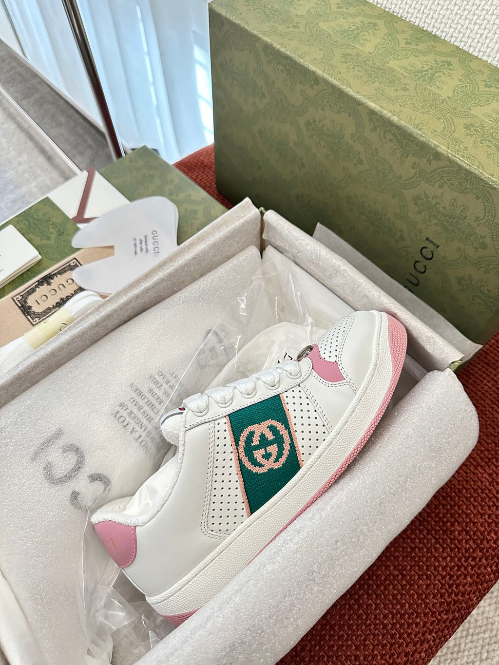 GUCCI SCREENER SNEAKER WHITE AND PINK CALFSKIN
