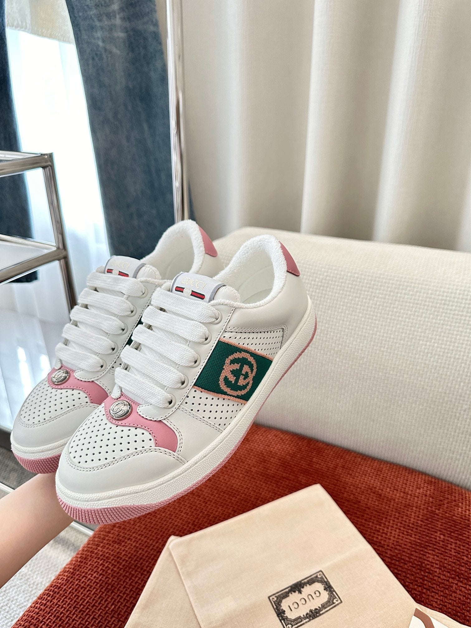 GUCCI SCREENER SNEAKER WHITE AND PINK CALFSKIN