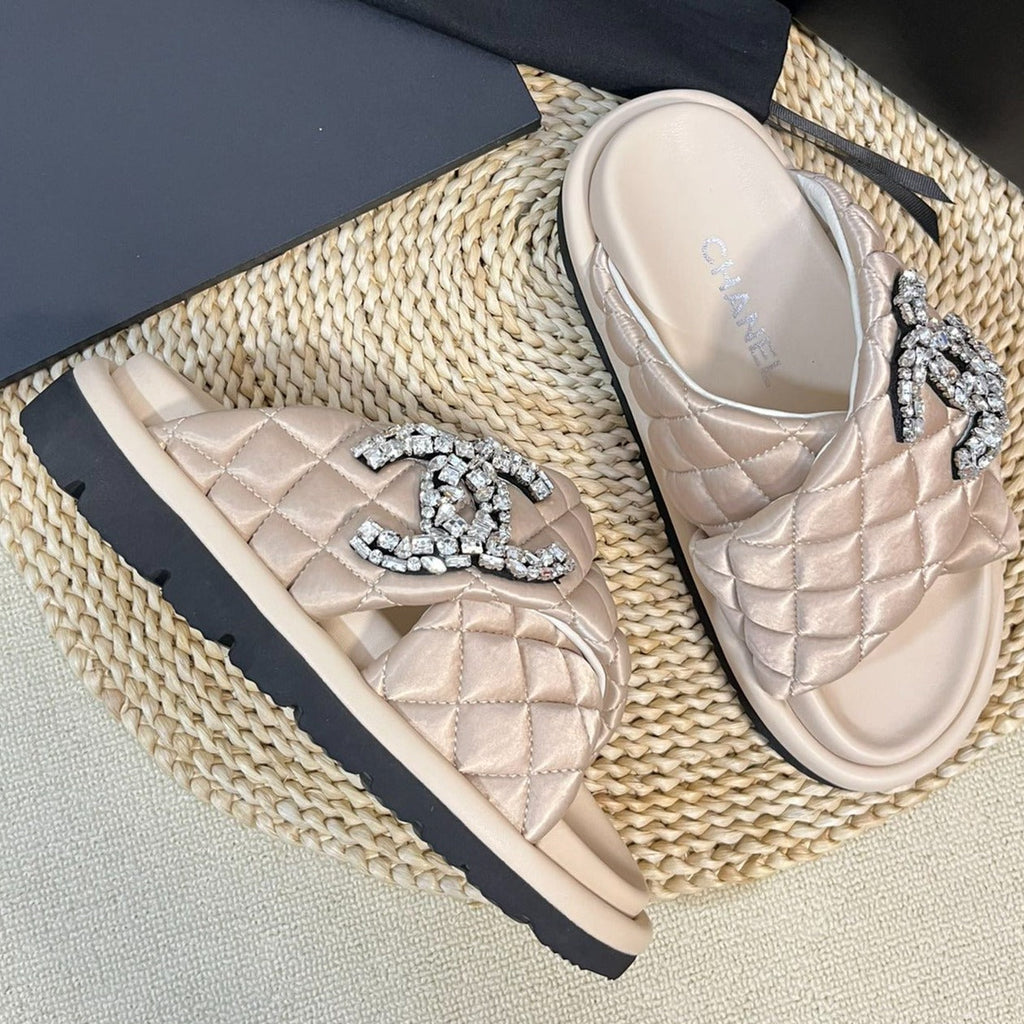 CHANEL Women's slippers with two crossed straps sheepskins beige cream