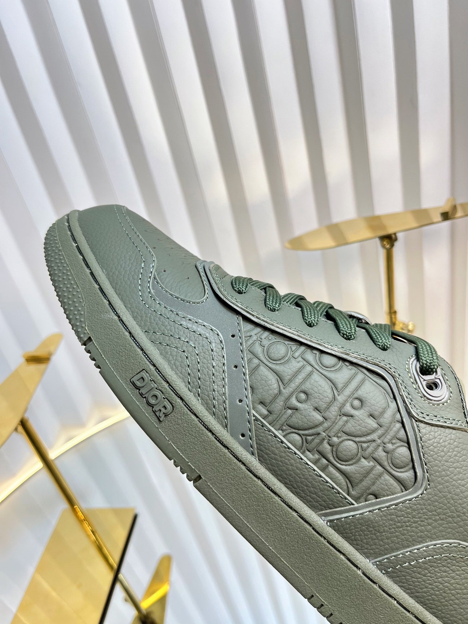 DIOR B27 LOW-TOP SNEAKER ARMY GREEN SMOOTH CALFSKIN