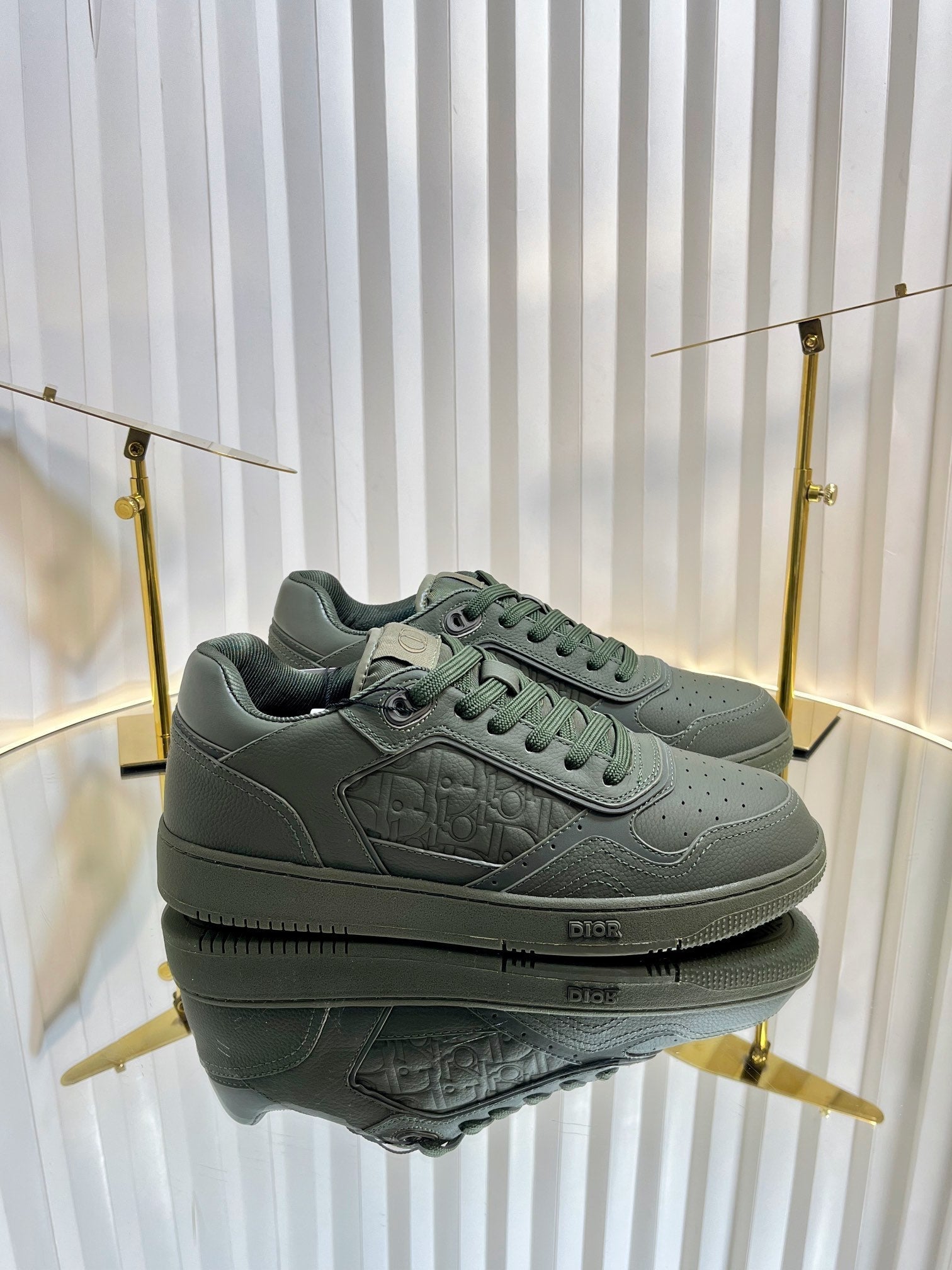 DIOR B27 LOW-TOP SNEAKER ARMY GREEN SMOOTH CALFSKIN