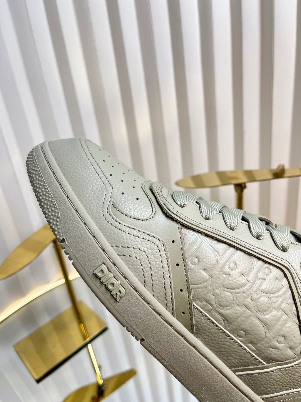DIOR B27 LOW-TOP SNEAKER TROUT GRAY SMOOTH CALFSKIN