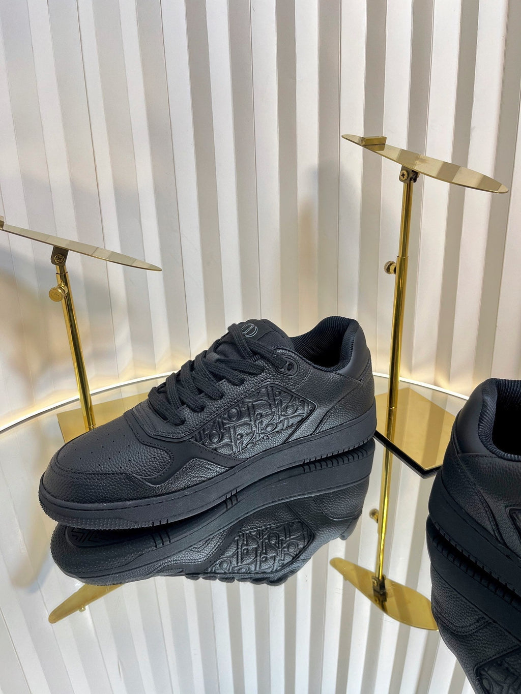 DIOR B27 LOW-TOP SNEAKER BLACK SMOOTH CALFSKIN