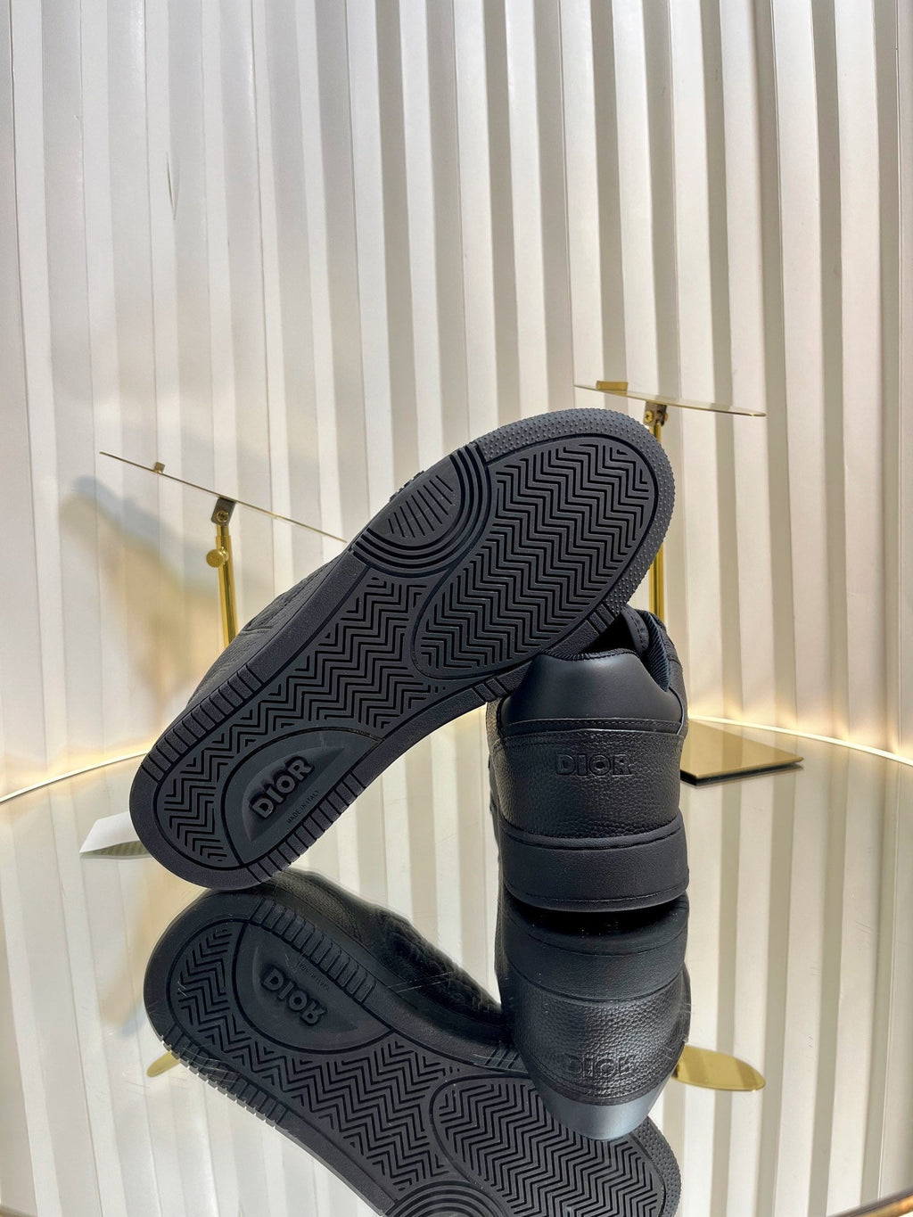 DIOR B27 LOW-TOP SNEAKER BLACK SMOOTH CALFSKIN
