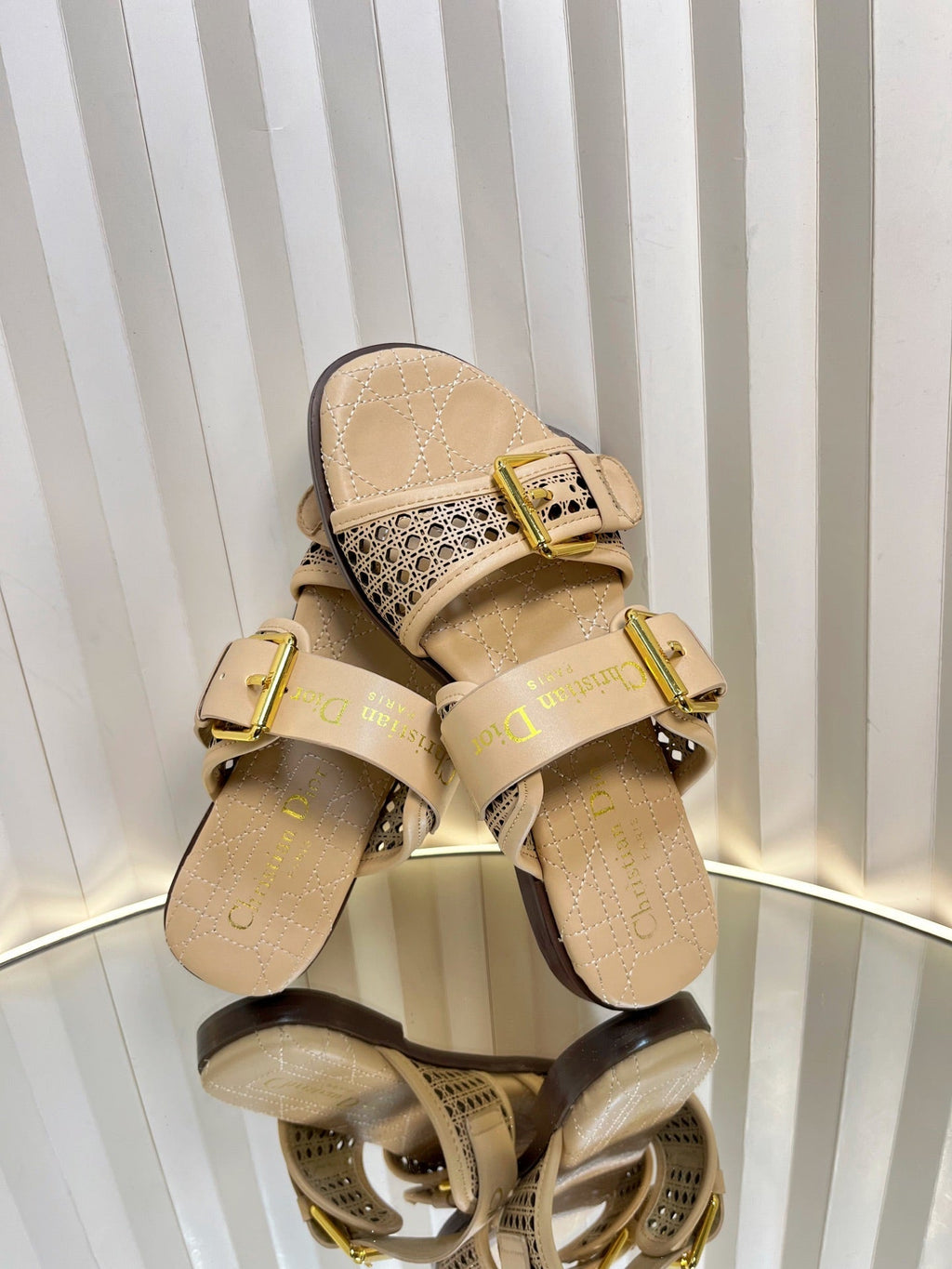 DIOR D-AVENUE SLIDES 25S IN BEIGE CALFSKIN MICRO CANNAGE MOTIF