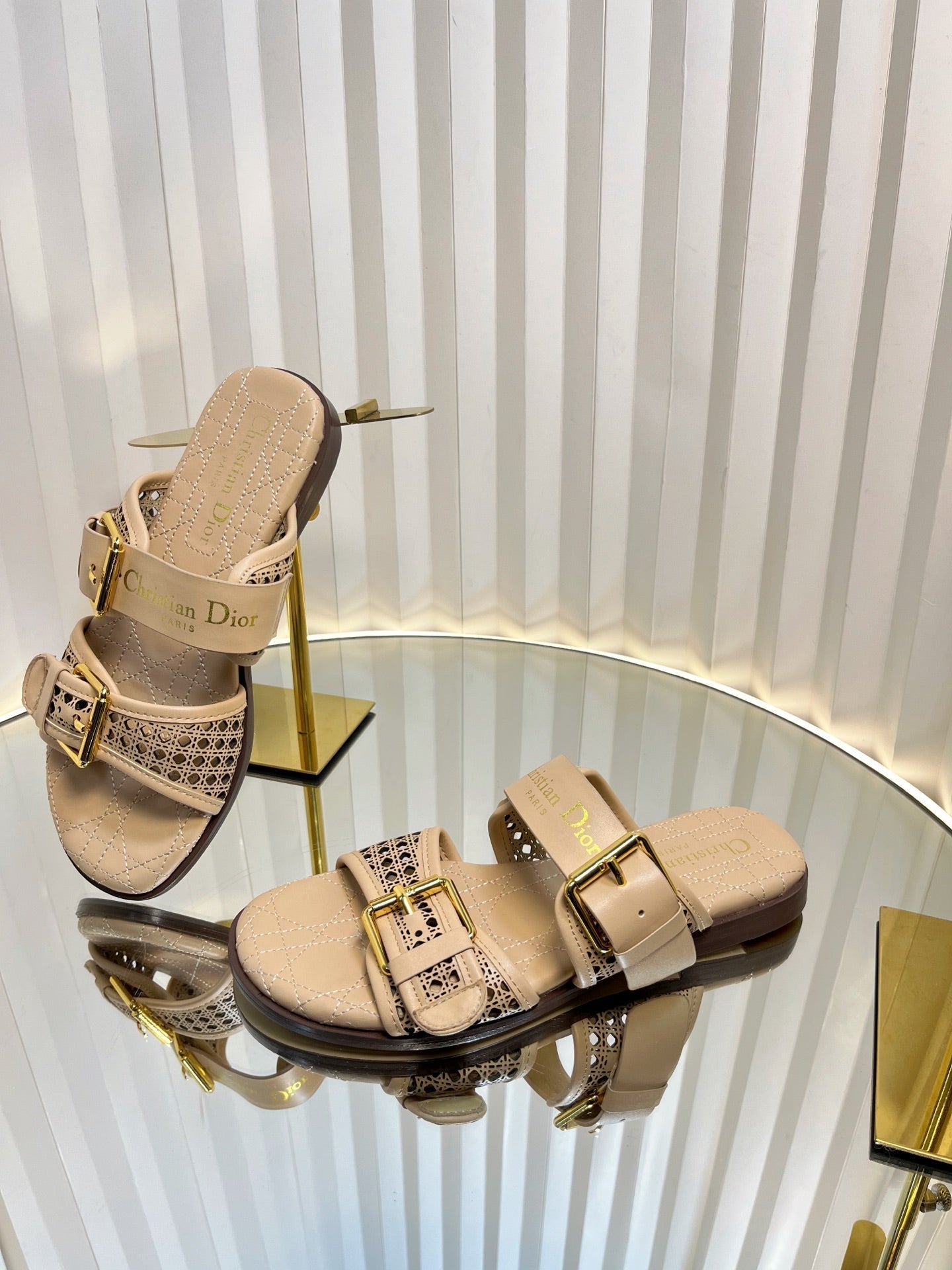 DIOR D-AVENUE SLIDES 25S IN BEIGE CALFSKIN MICRO CANNAGE MOTIF