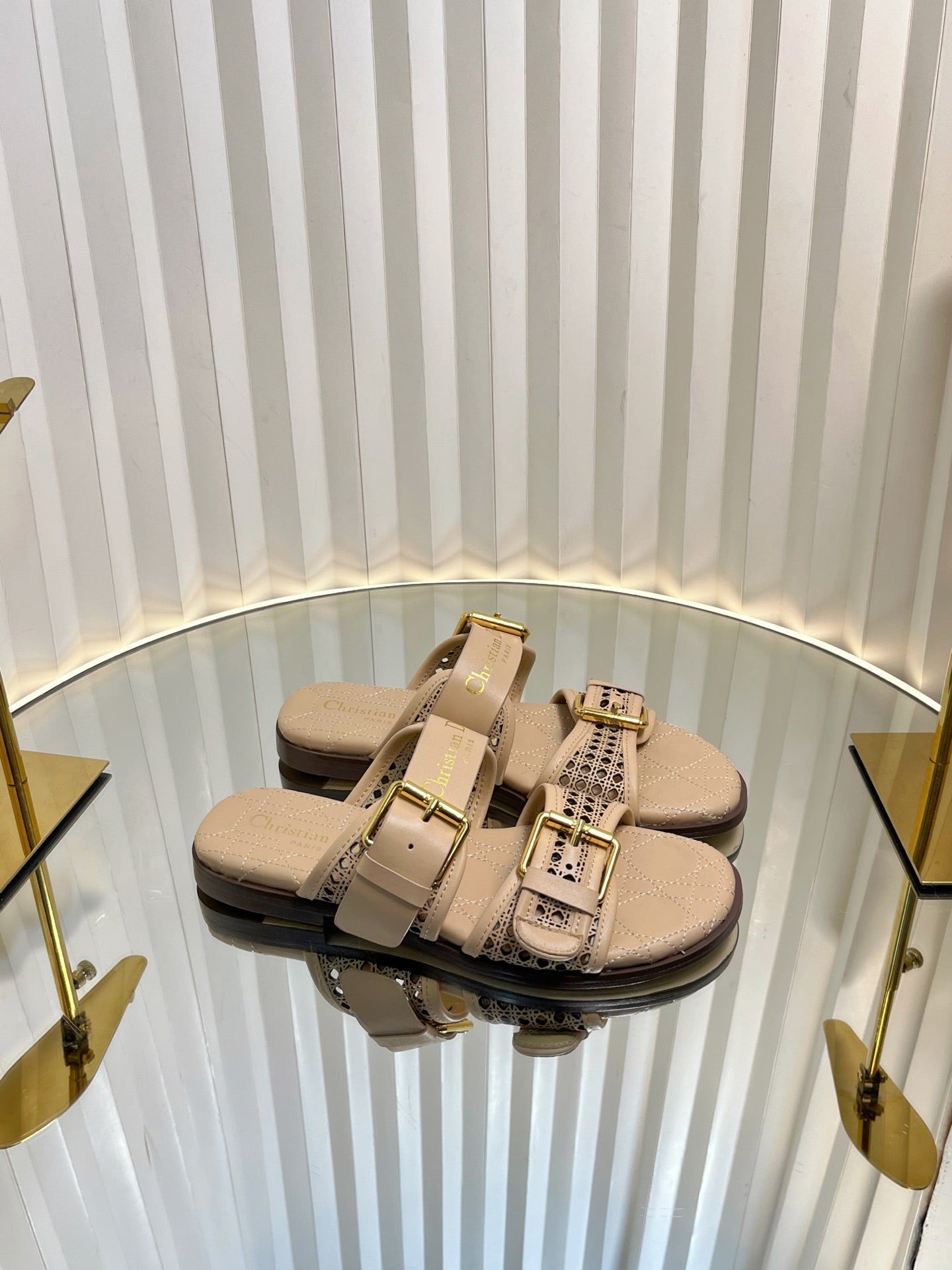 DIOR D-AVENUE SLIDES 25S IN BEIGE CALFSKIN MICRO CANNAGE MOTIF