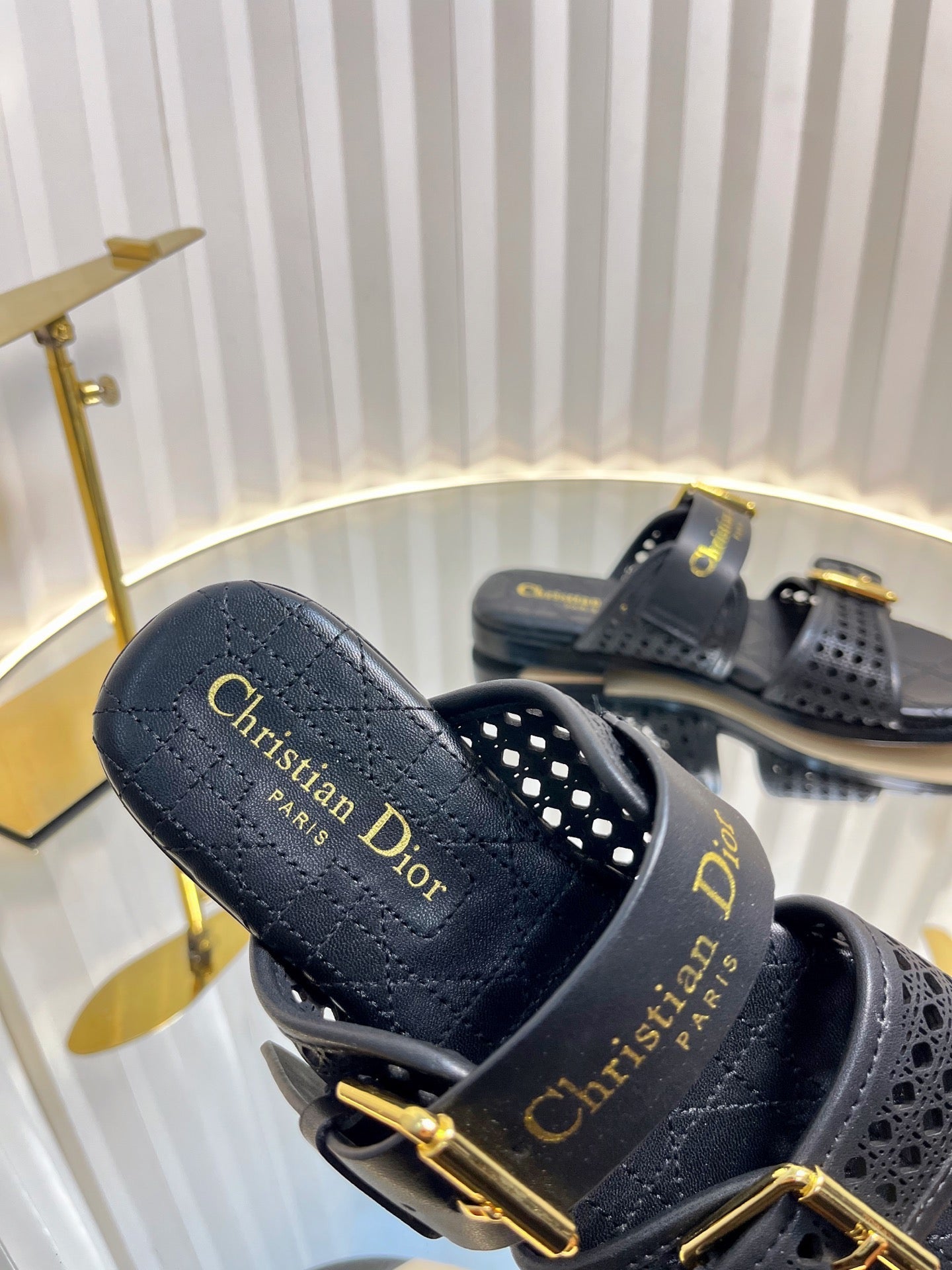 DIOR D-AVENUE SLIDES 25S IN BLACK CALFSKIN MICRO CANNAGE MOTIF