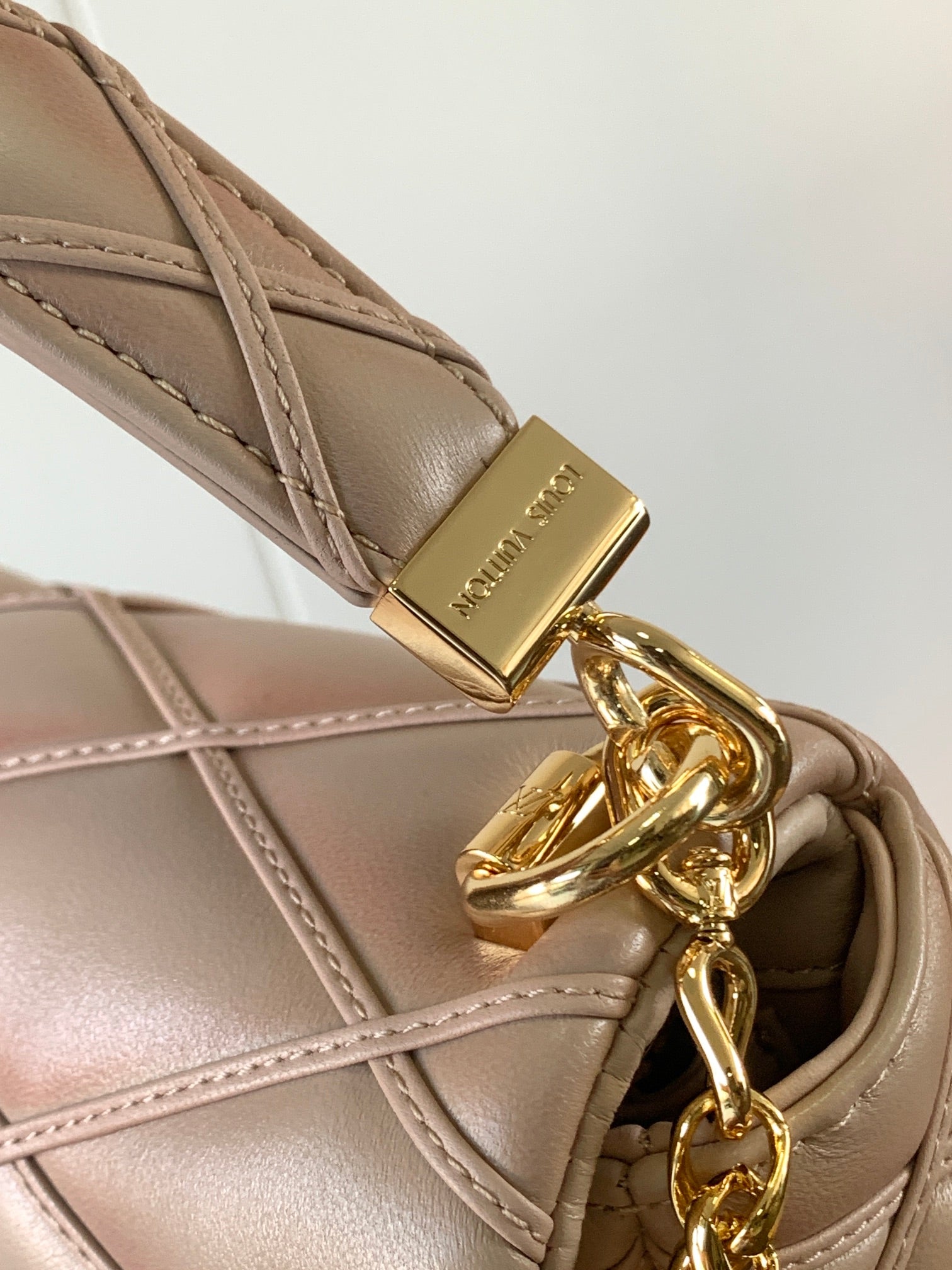 LOUIS VUITTON LV 25S GO-14 MM 23 IN LIGHT PINK QUILTED LAMBSKIN GOLD HARDWRE