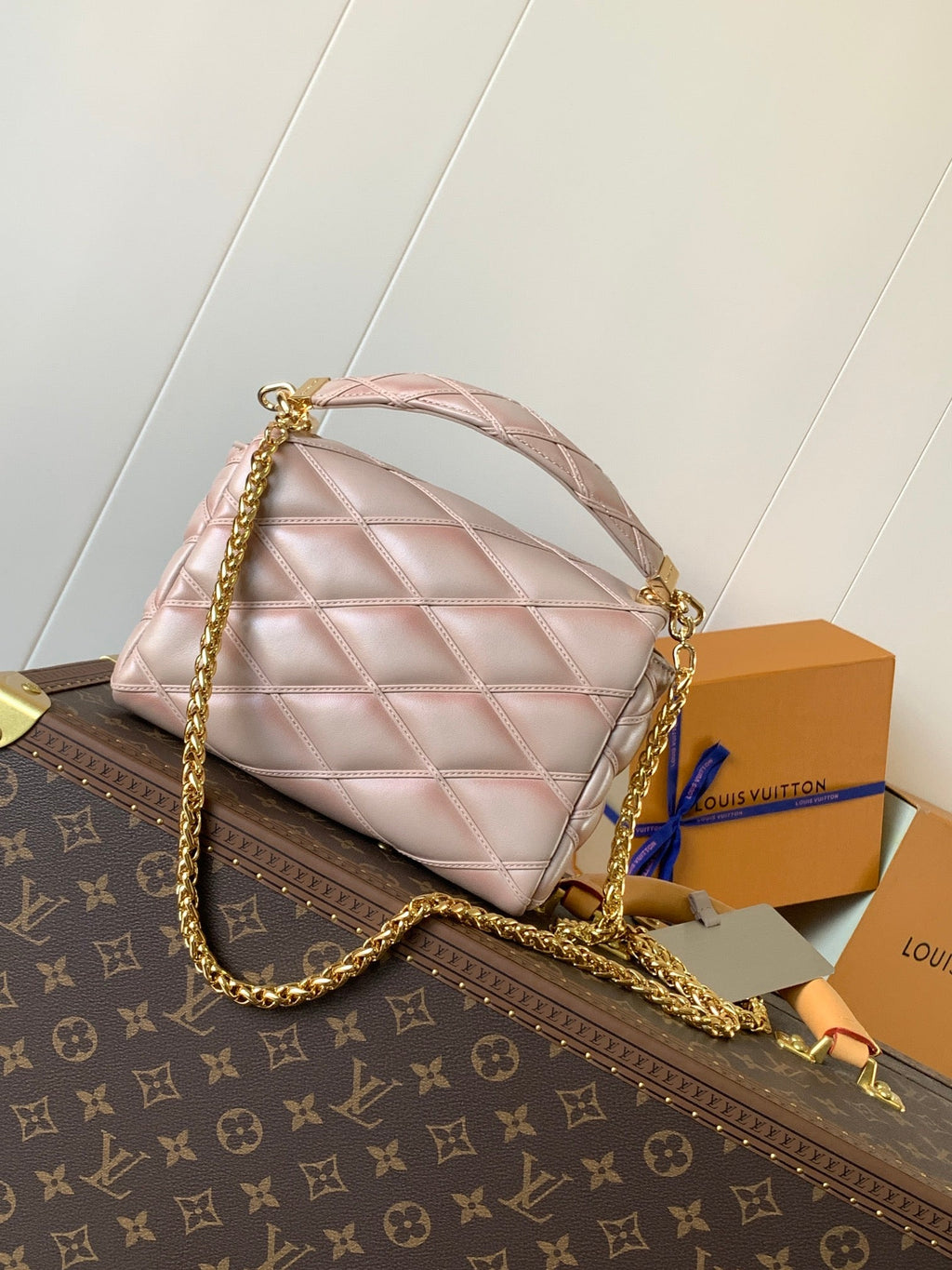 LOUIS VUITTON LV 25S GO-14 MM 23 IN LIGHT PINK QUILTED LAMBSKIN GOLD HARDWRE