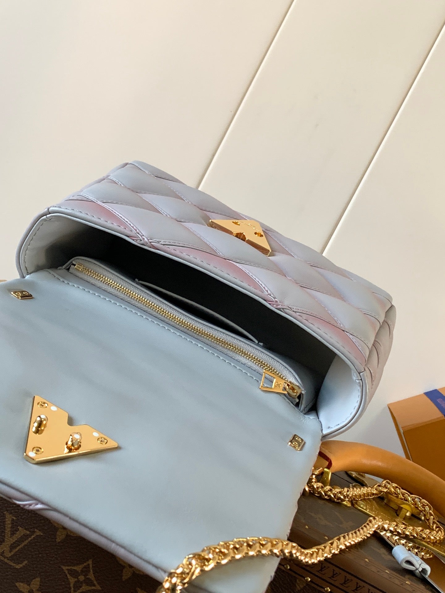 LOUIS VUITTON LV 25S GO-14 MM 23 IN LAVENDER GRAY QUILTED LAMBSKIN GOLD HARDWRE
