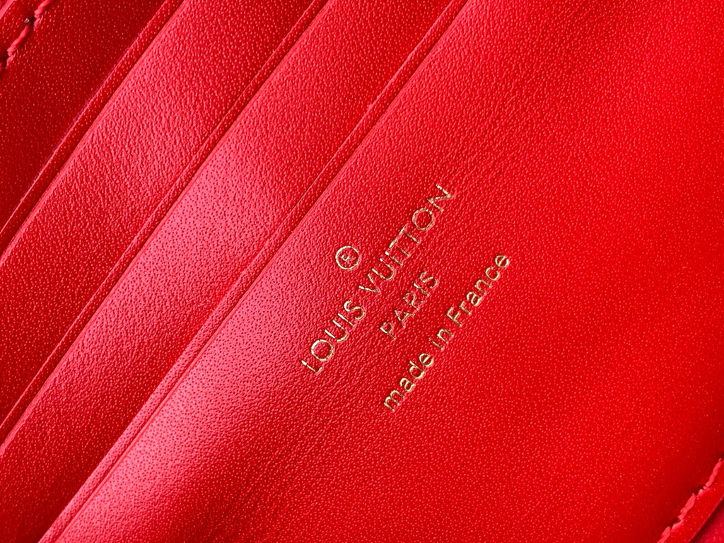 LOUIS VUITTON WALLET ON CHAIN CAPUCINES 23 IN RED SMOOTH CALFSKIN GOLD HARDWARE