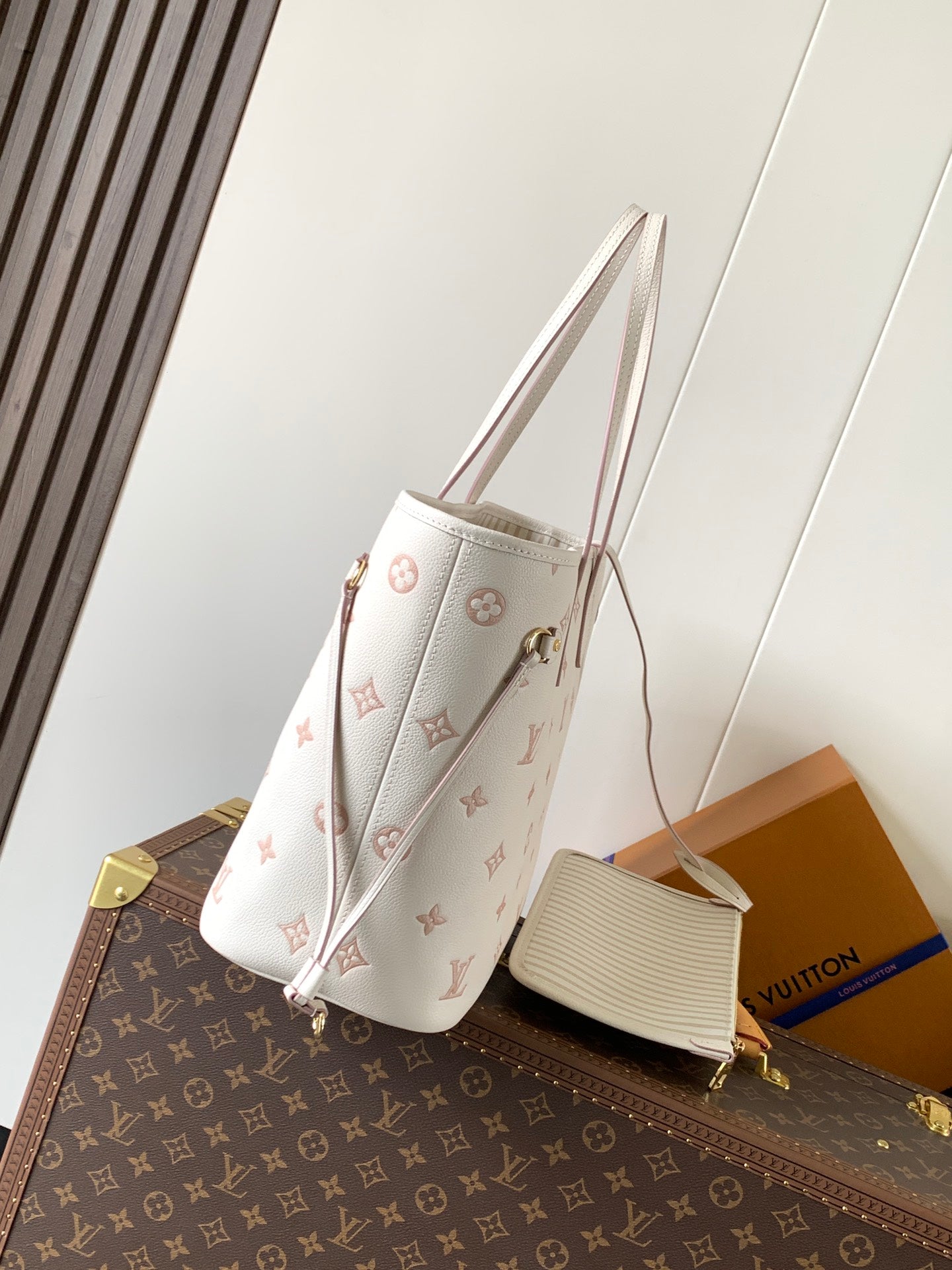 LOUIS VUITTON NEVERFULL MM TOTE BAG 32 IN WHITE MIX PINK CALFSKIN