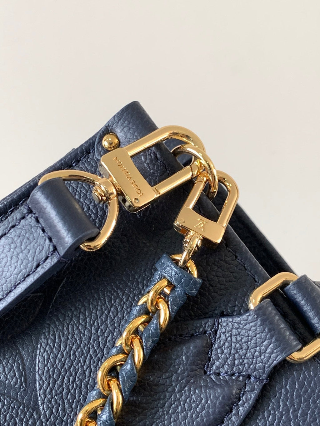 LOUIS VUITTON LV 25S ONTHEGO EAST WEST BAG 25 IN NAVY BLUE CALFSKIN MONOGRAM EMPREINTE