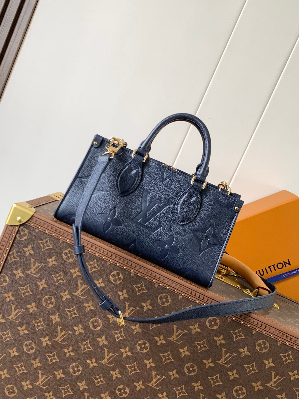 LOUIS VUITTON LV 25S ONTHEGO EAST WEST BAG 25 IN NAVY BLUE CALFSKIN MONOGRAM EMPREINTE