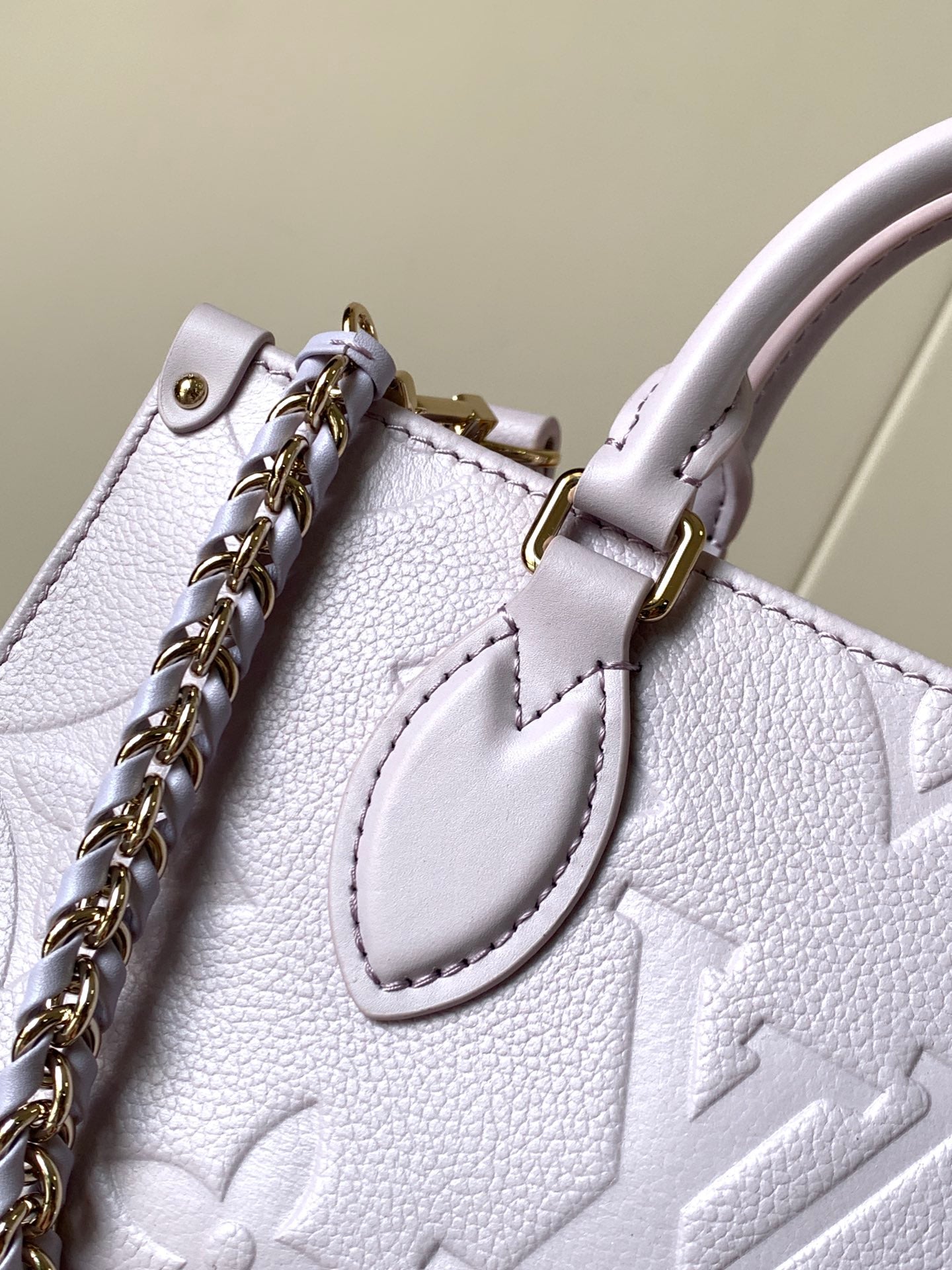 LOUIS VUITTON LV 25S ONTHEGO EAST WEST BAG 25 IN LIGHT LAVENDER CALFSKIN MONOGRAM EMPREINTE