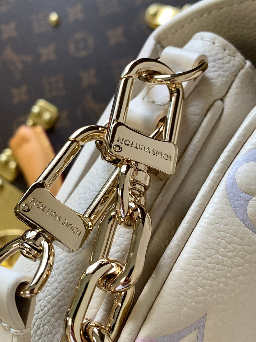 LOUIS VUITTON LV 25S EAST WEST POCHETTE MÉTIS BAG 21 IN BEIGE DREAM EMBOSSED TEXTURED CALFSKIN