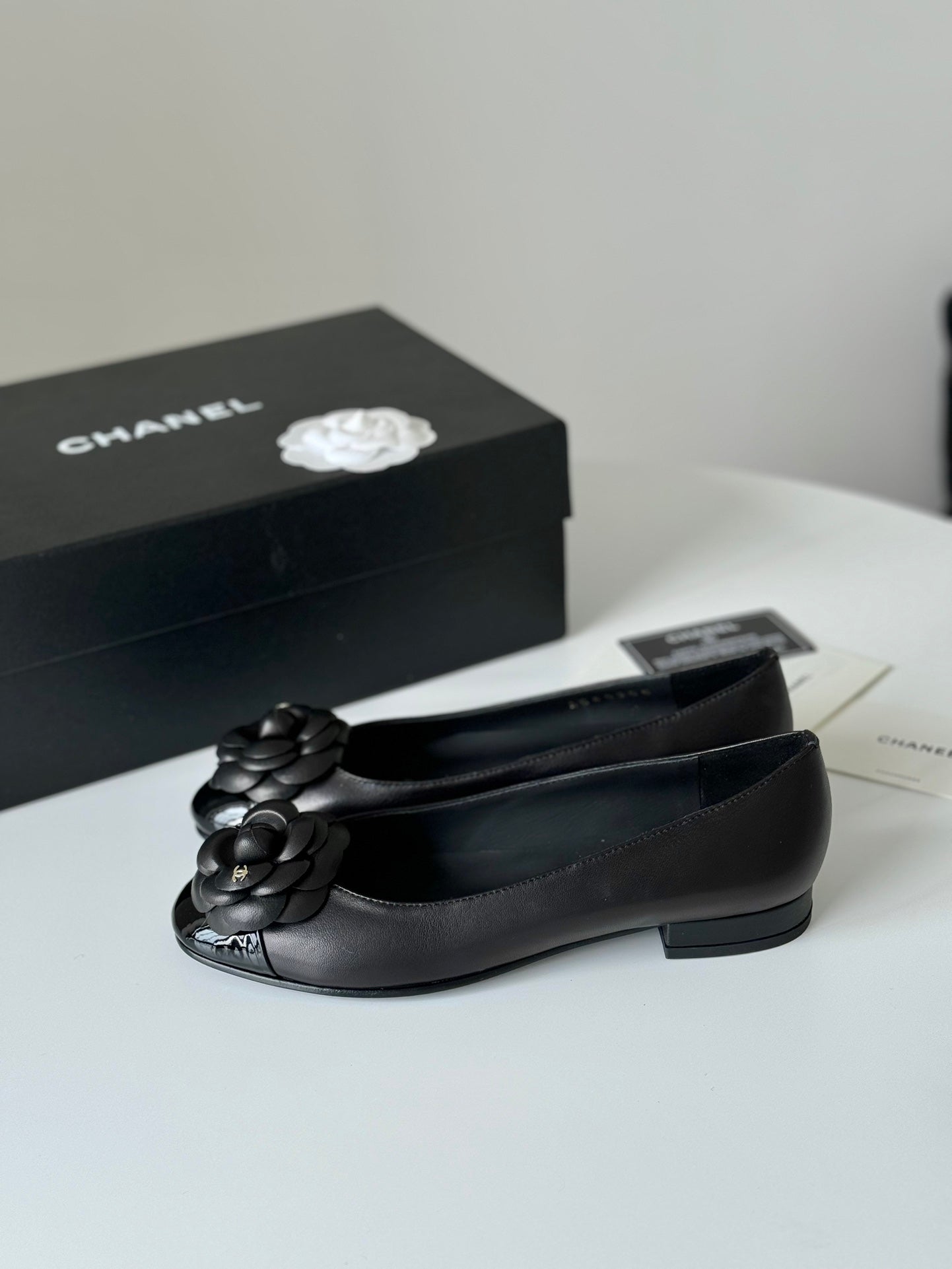 CHANEL BALLET FLAT BLACK LAMBSKIN WITH FLOWER