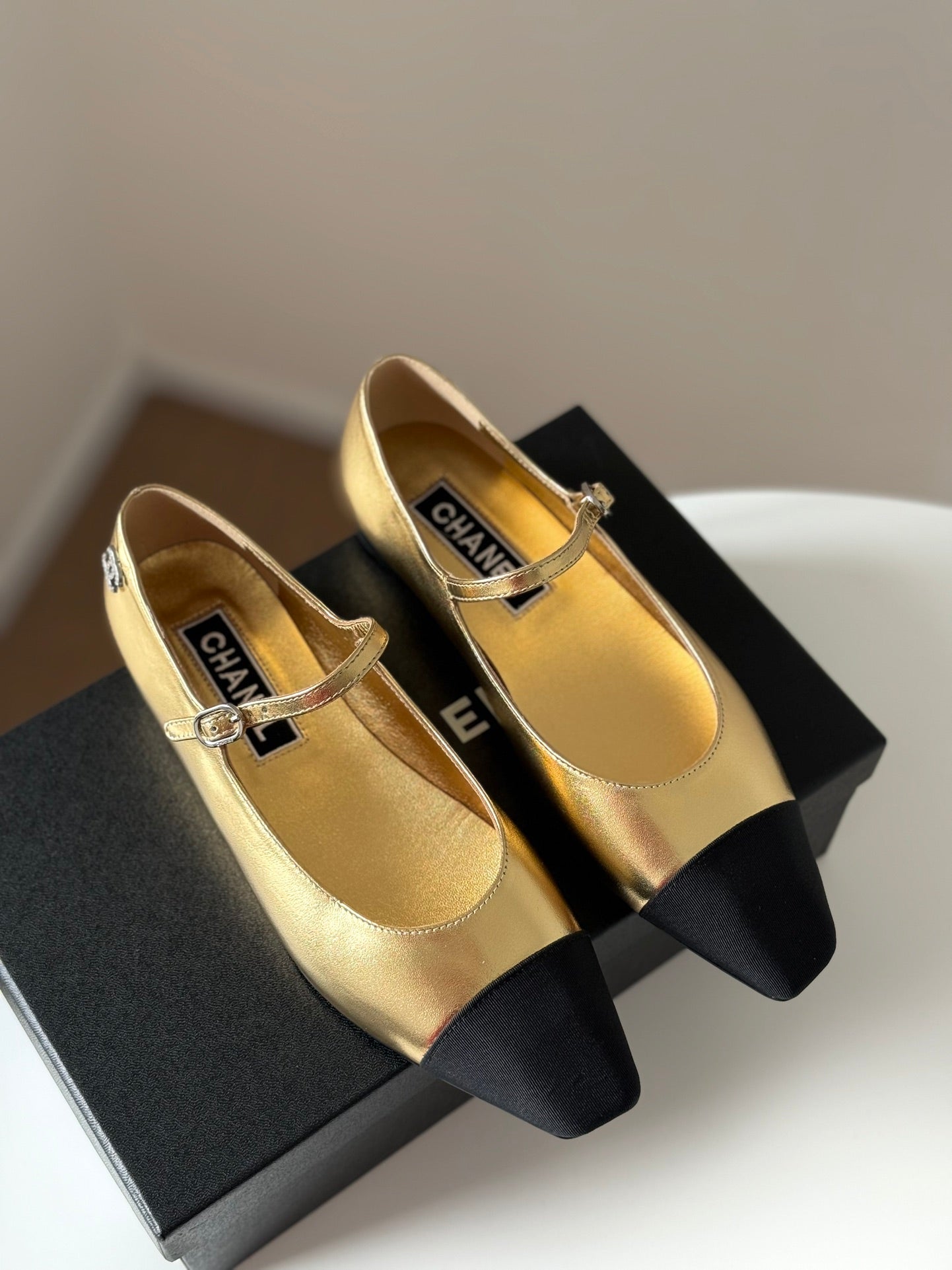 CHANEL MARY JANE GOLDEN MIX BLACK CALFSKIN