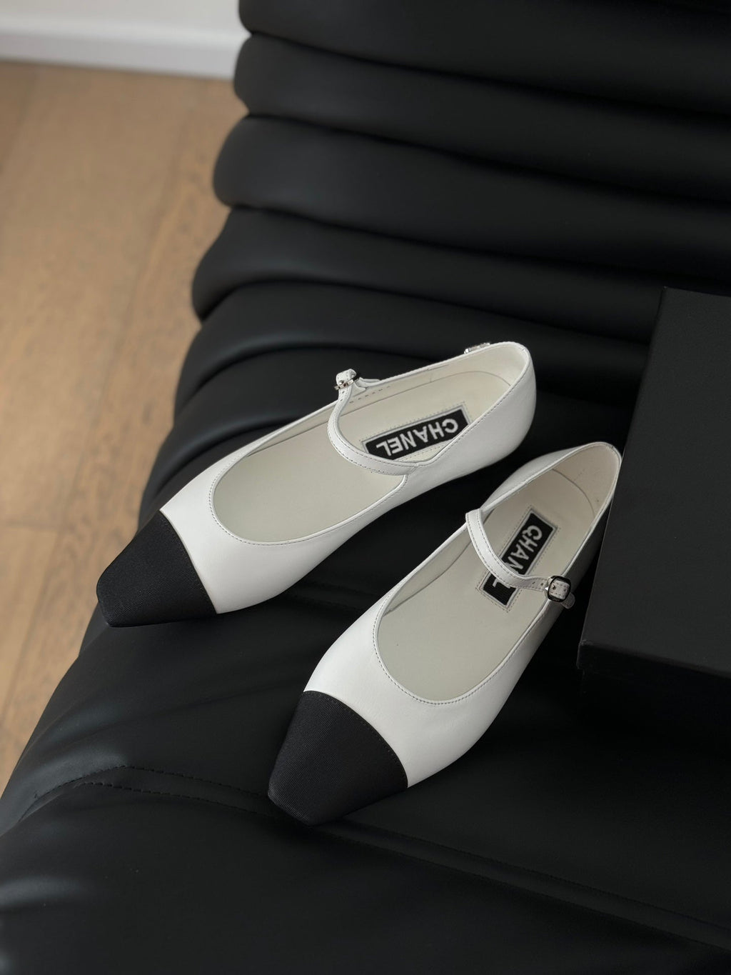 CHANEL MARY JANE WHITE MIX BLACK CALFSKIN