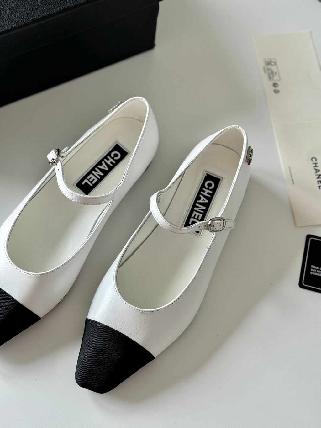 CHANEL MARY JANE WHITE MIX BLACK CALFSKIN