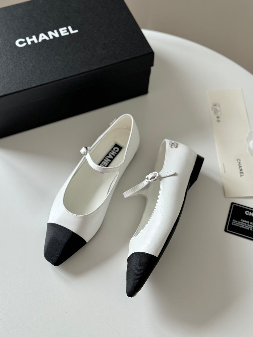 CHANEL MARY JANE WHITE MIX BLACK CALFSKIN